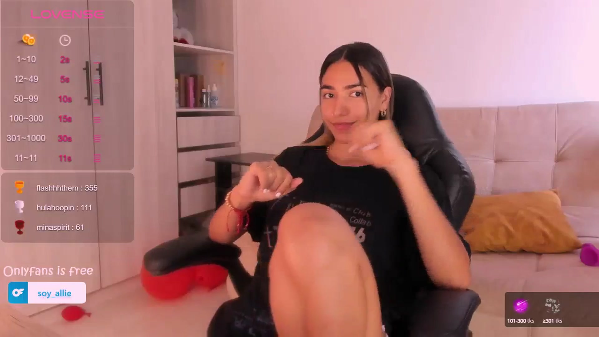 Gallery image thumbnail from Missbaby8's myfreecams stream on, 03/01/2024, 14:44 image 12 of 20