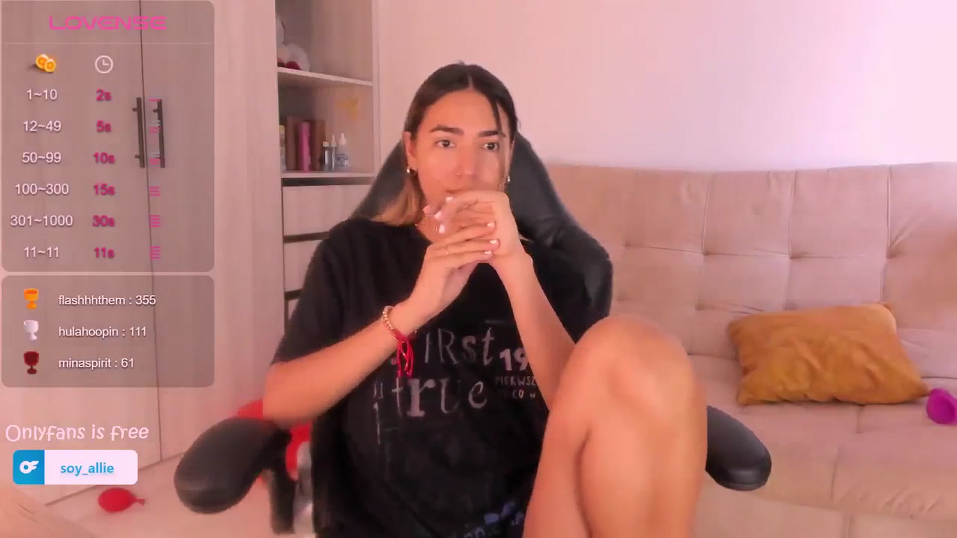 Gallery image thumbnail from Missbaby8's myfreecams stream on, 03/01/2024, 14:44 image 4 of 20