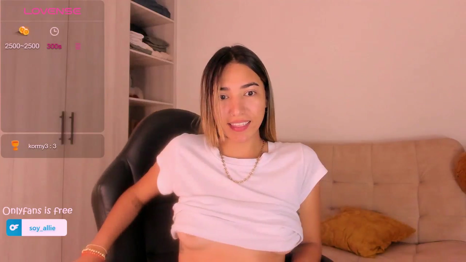 Gallery image thumbnail from Missbaby8's myfreecams stream on, 03/08/2024, 10:46 image 11 of 20