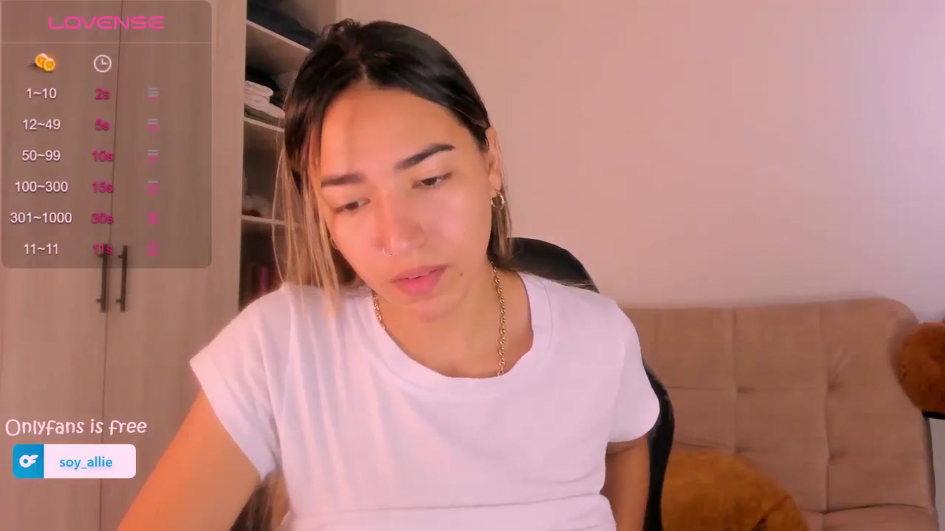 Gallery image thumbnail from Missbaby8's myfreecams stream on, 03/09/2024, 14:09 image 4 of 20