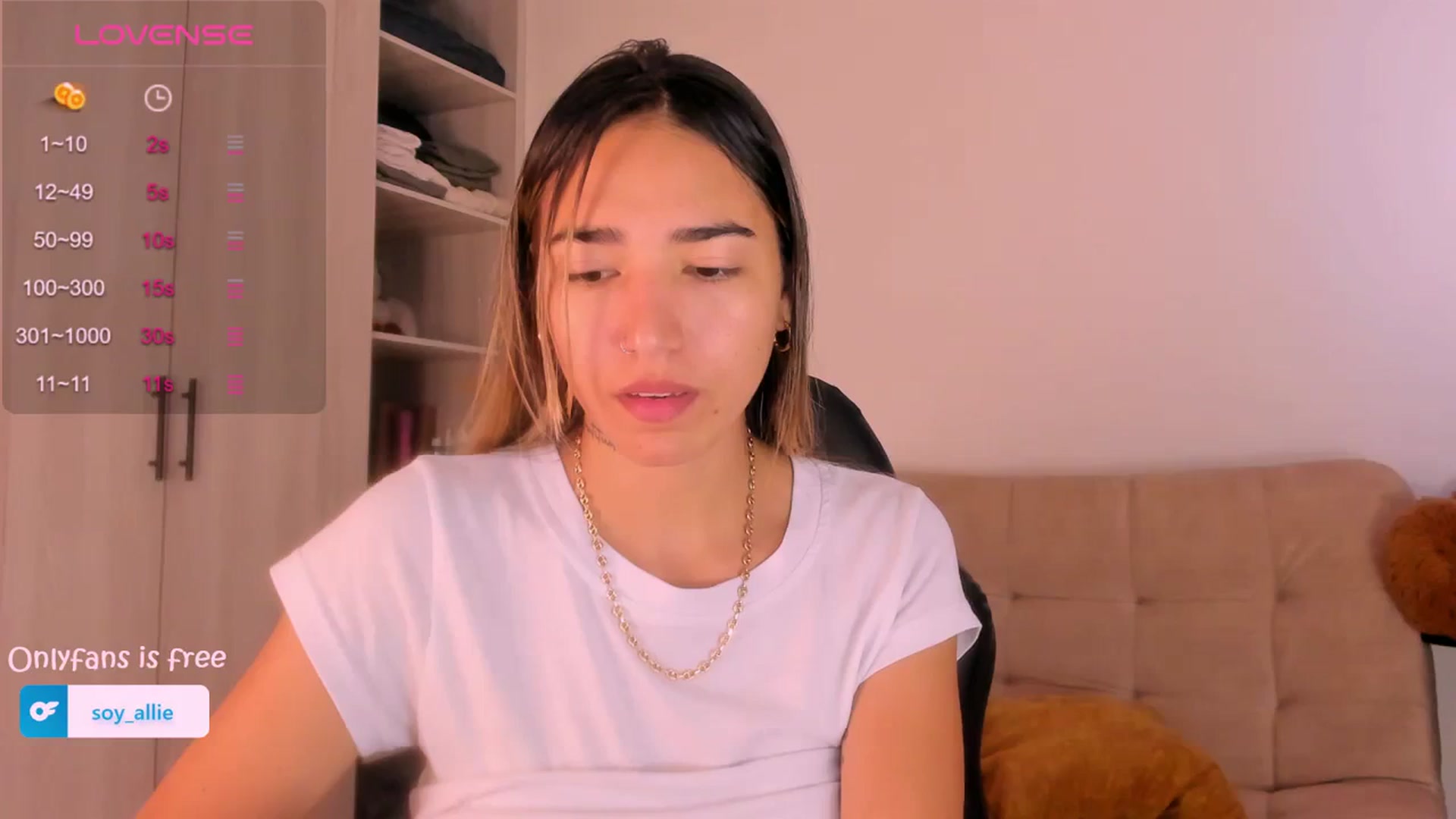 Gallery image thumbnail from Missbaby8's myfreecams stream on, 03/09/2024, 14:09 image 3 of 20