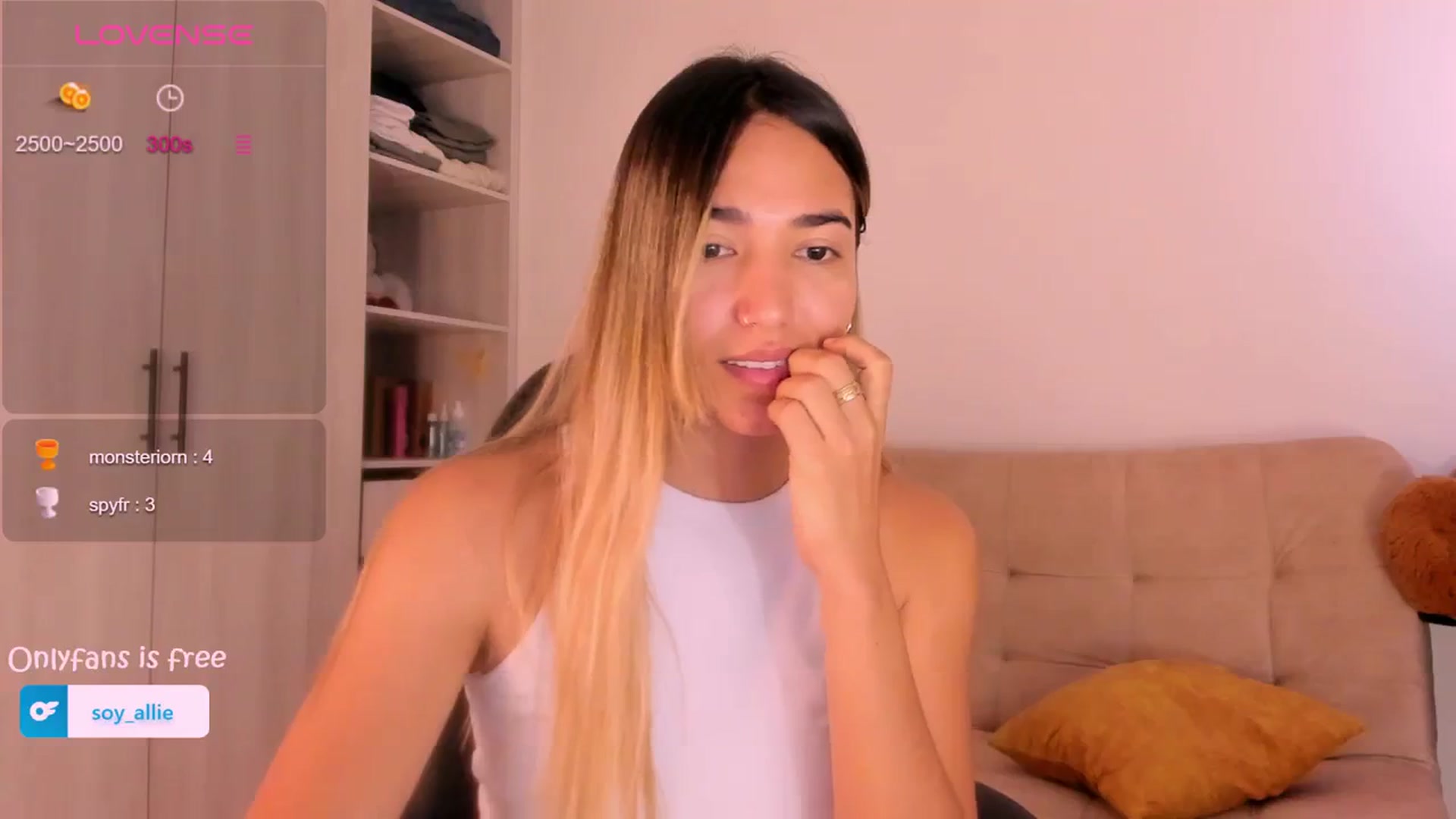 Gallery image thumbnail from Missbaby8's myfreecams stream on, 03/11/2024, 13:34 image 8 of 20