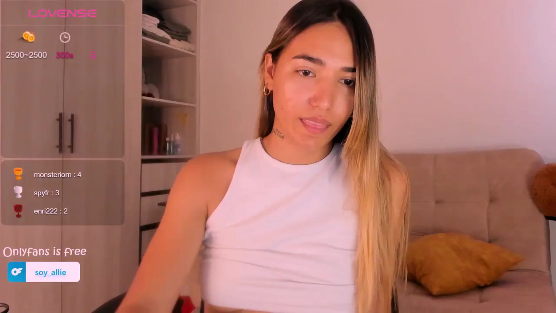 Gallery image thumbnail from Missbaby8's myfreecams stream on, 03/11/2024, 13:34 image 15 of 20