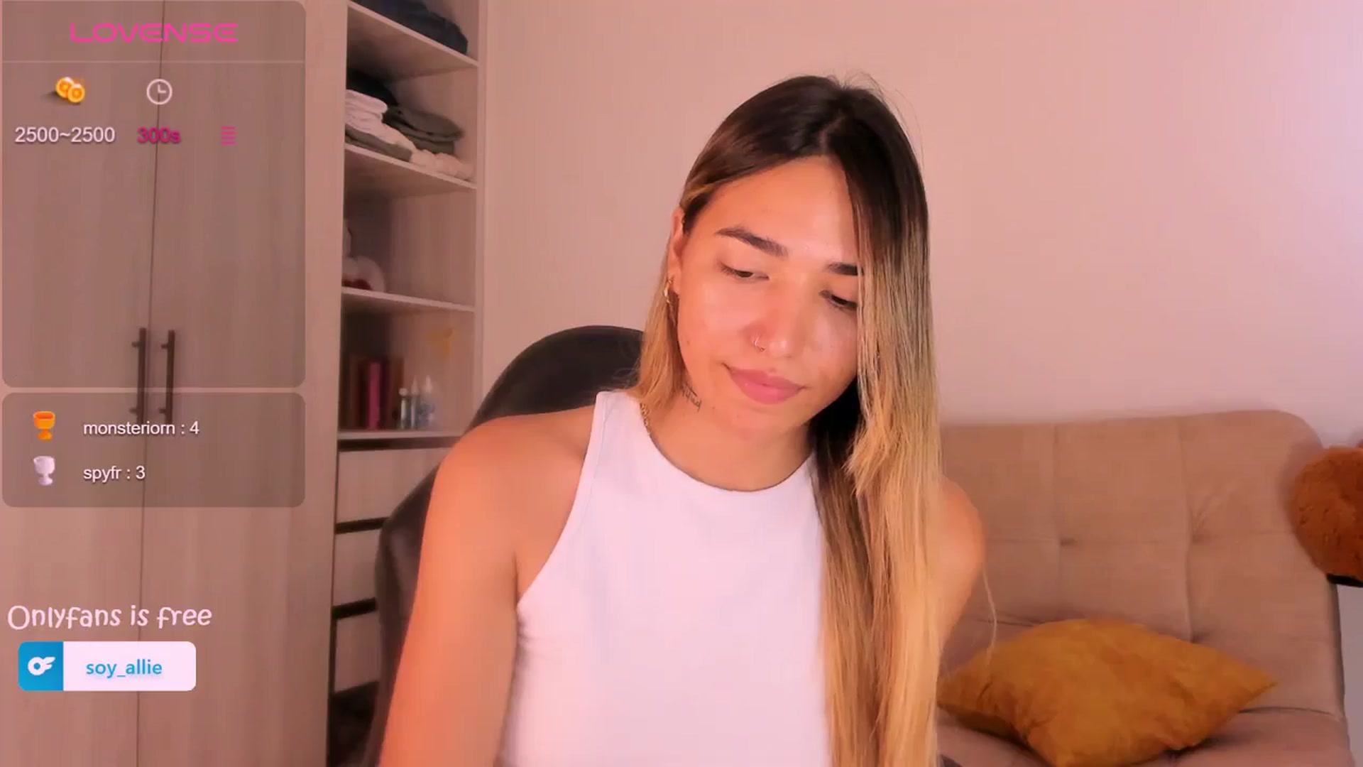 Gallery image thumbnail from Missbaby8's myfreecams stream on, 03/11/2024, 13:34 image 5 of 20