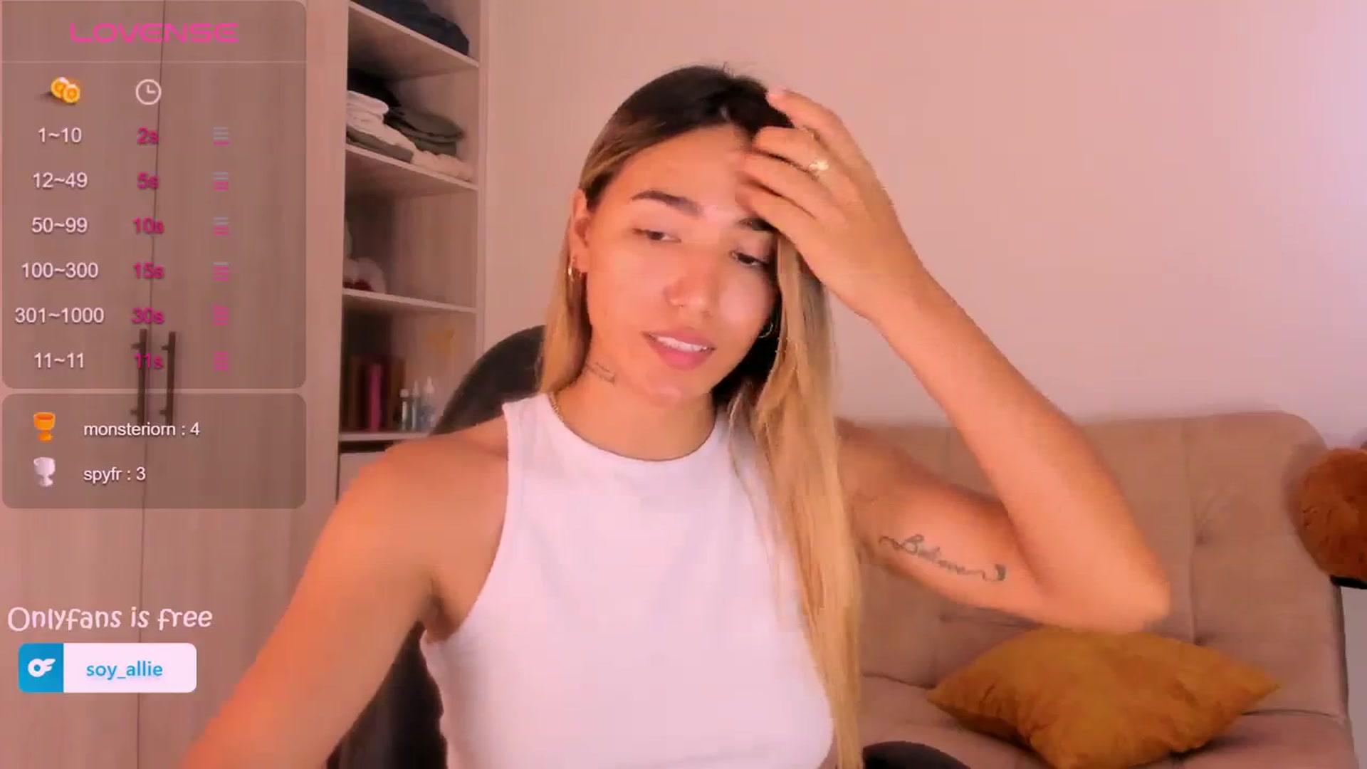 Gallery image thumbnail from Missbaby8's myfreecams stream on, 03/11/2024, 13:34 image 4 of 20