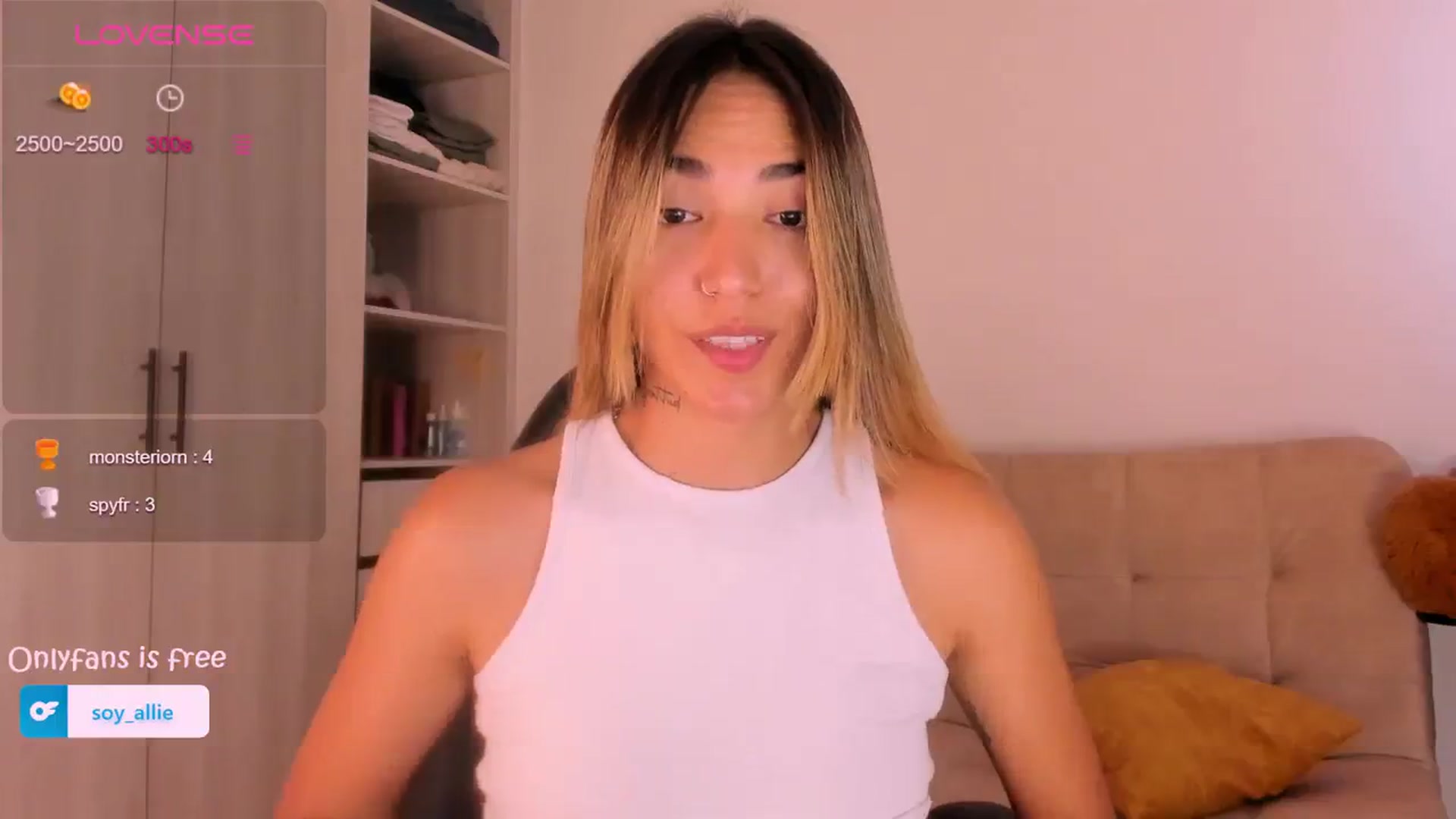 Gallery image thumbnail from Missbaby8's myfreecams stream on, 03/11/2024, 13:34 image 6 of 20