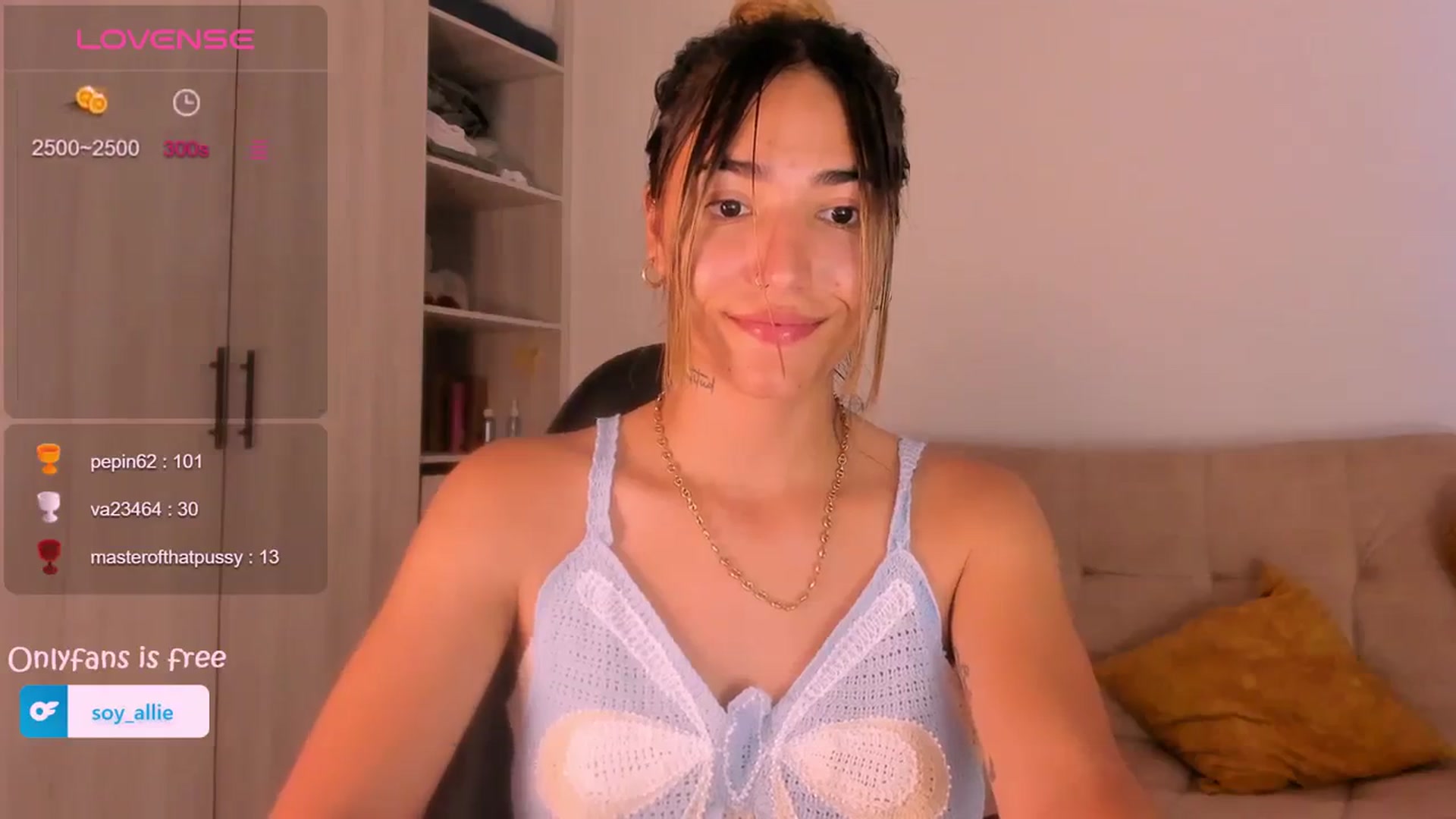 Gallery image thumbnail from Missbaby8's myfreecams stream on, 04/01/2024, 21:05 image 15 of 20