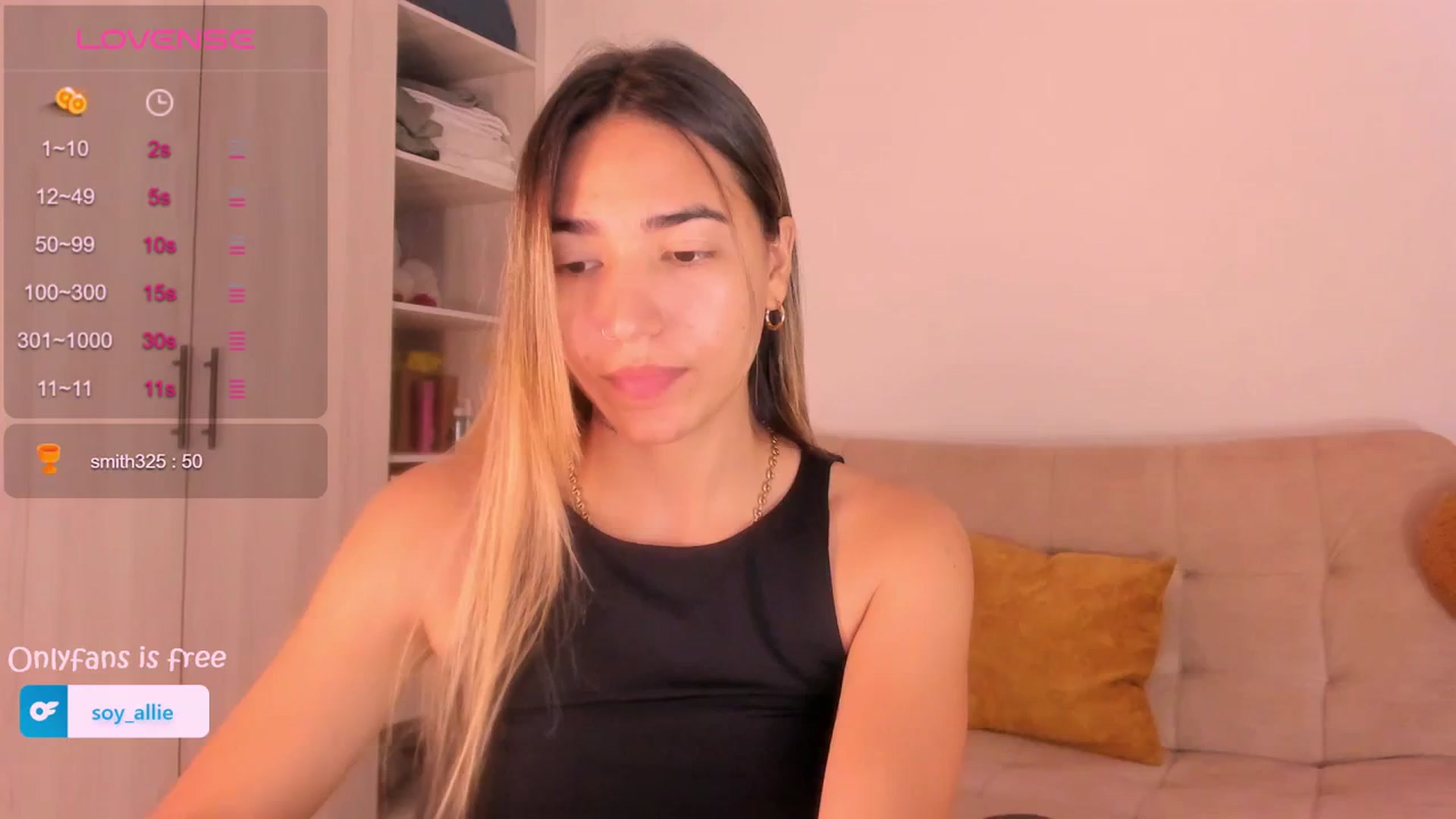 Gallery image thumbnail from Missbaby8's myfreecams stream on, 04/03/2024, 13:42 image 15 of 20