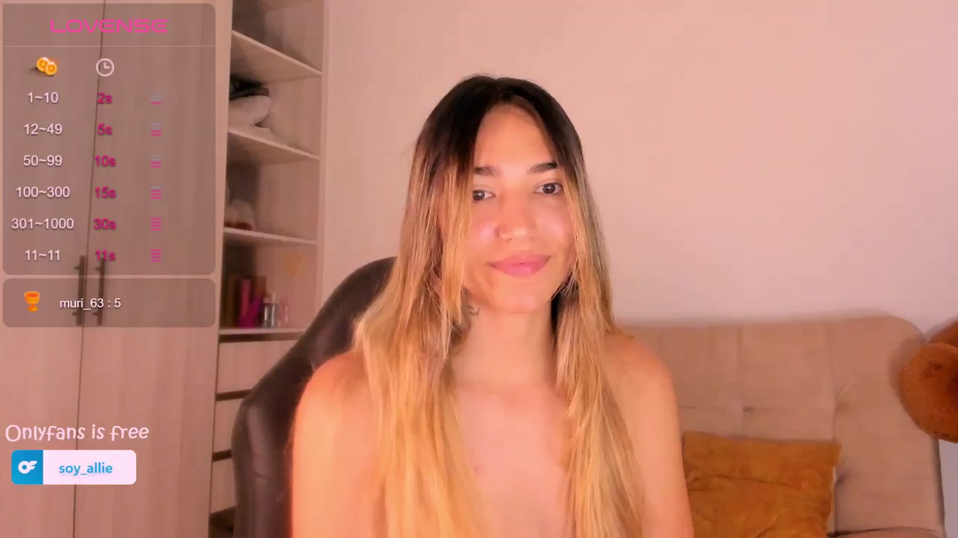 Gallery image thumbnail from Missbaby8's myfreecams stream on, 04/17/2024, 14:13 image 3 of 20