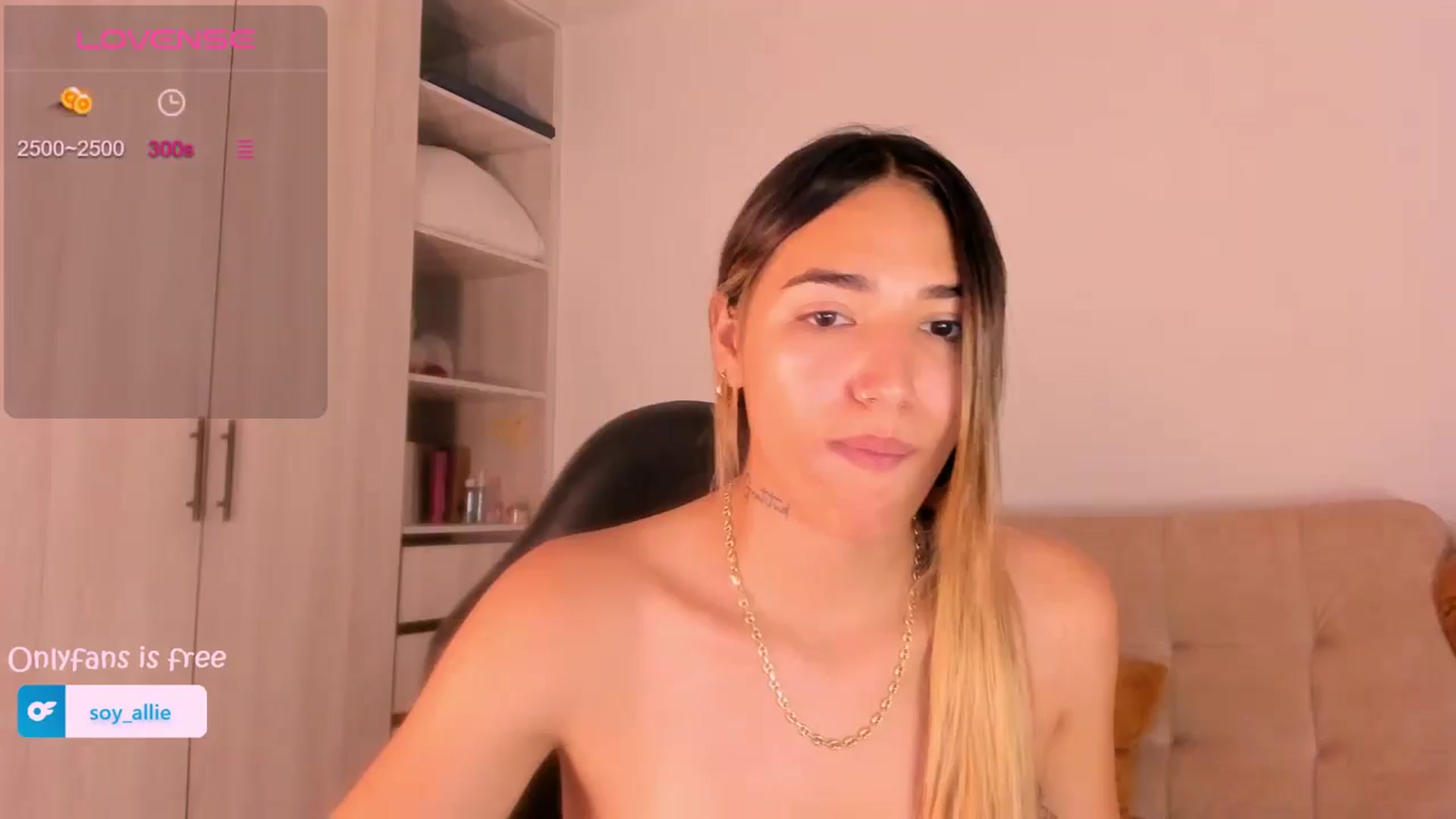 Gallery image thumbnail from Missbaby8's myfreecams stream on, 04/28/2024, 23:21 image 1 of 20