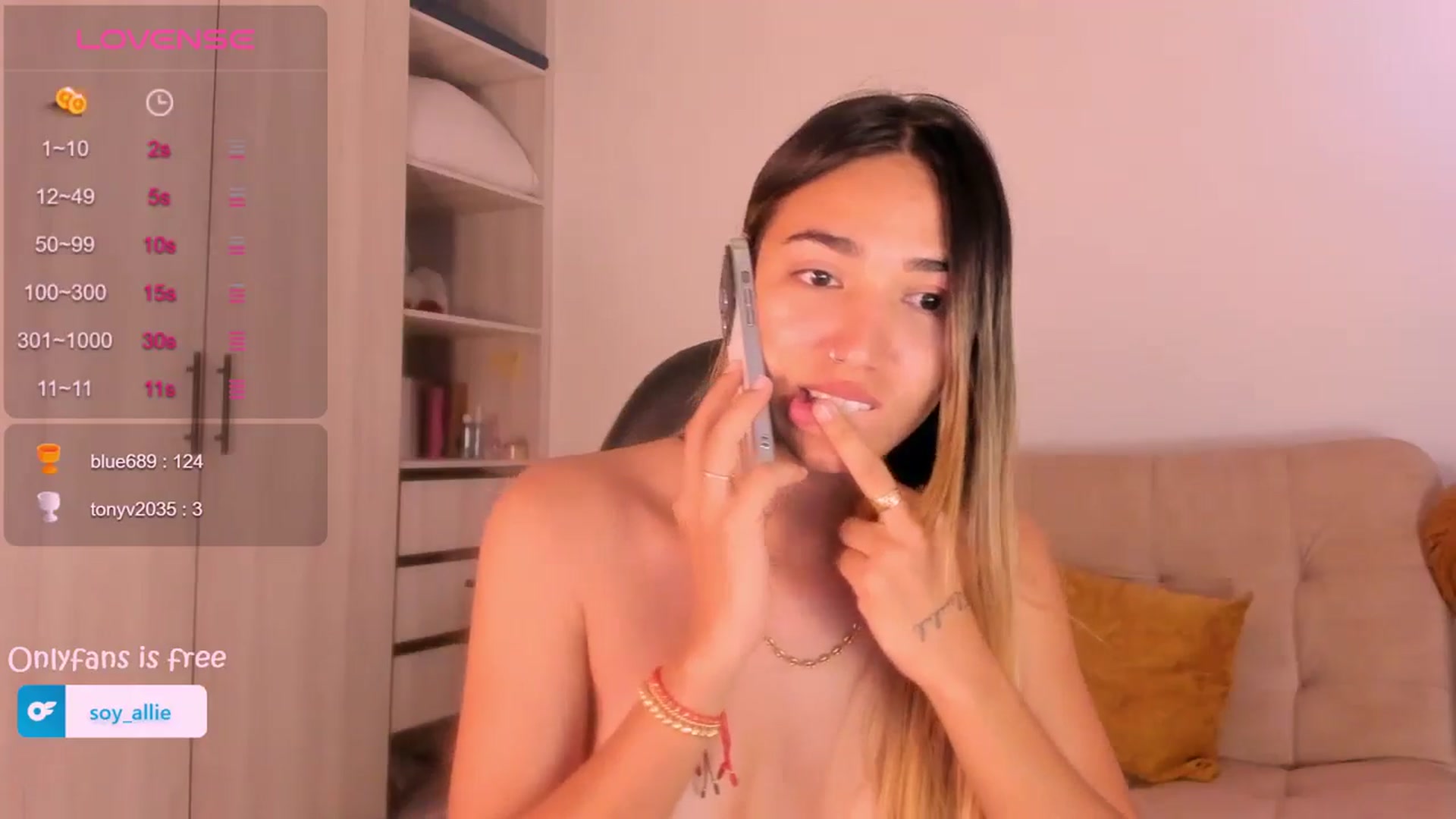Gallery image thumbnail from Missbaby8's myfreecams stream on, 04/29/2024, 17:56 image 11 of 20