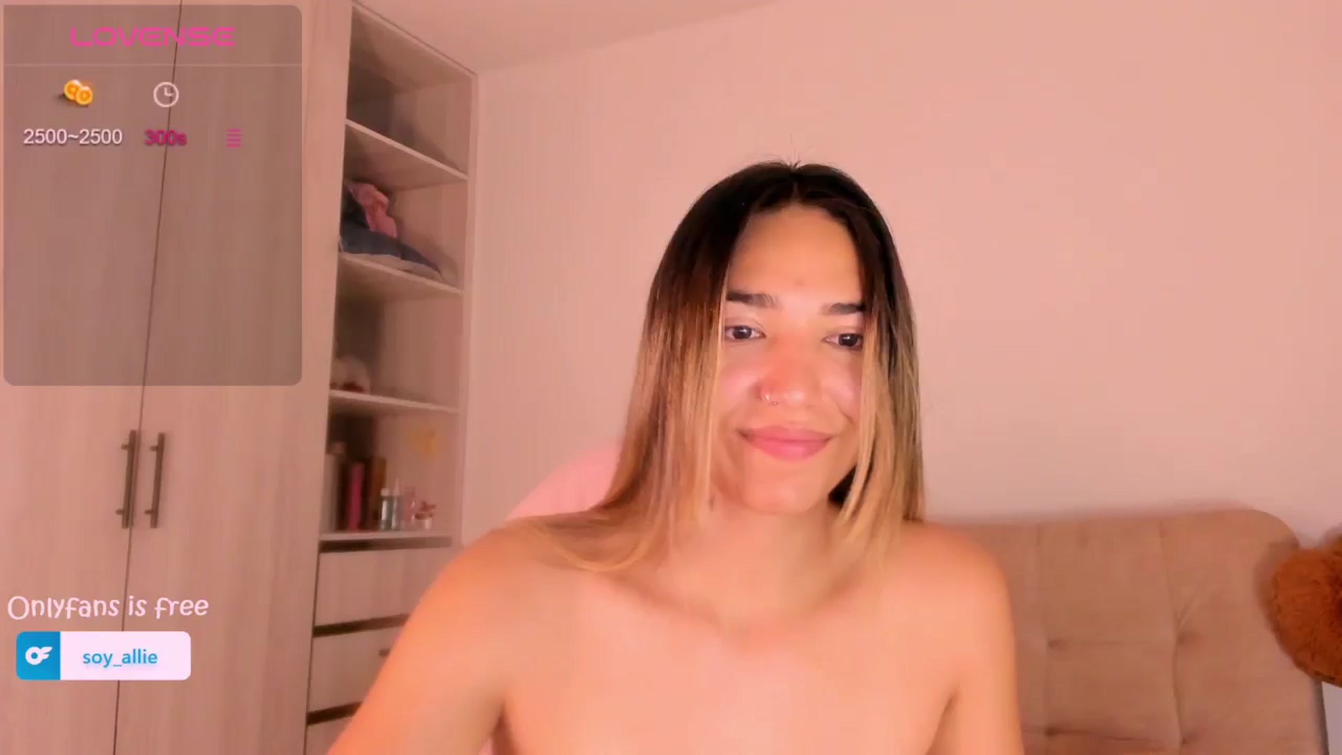 Gallery image thumbnail from Missbaby8's myfreecams stream on, 05/10/2024, 16:10 image 1 of 20