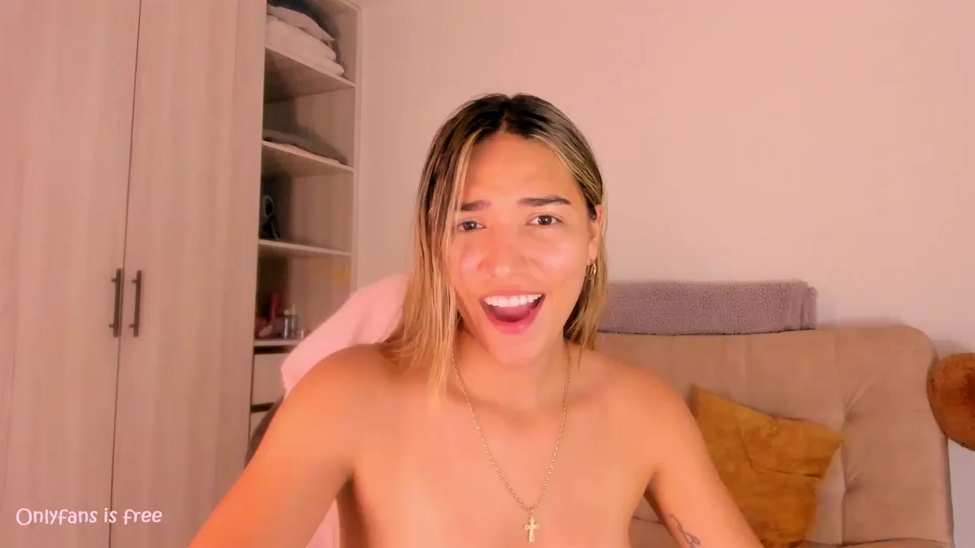 Gallery image thumbnail from Missbaby8's myfreecams stream on, 07/04/2024, 24:01 image 1 of 20