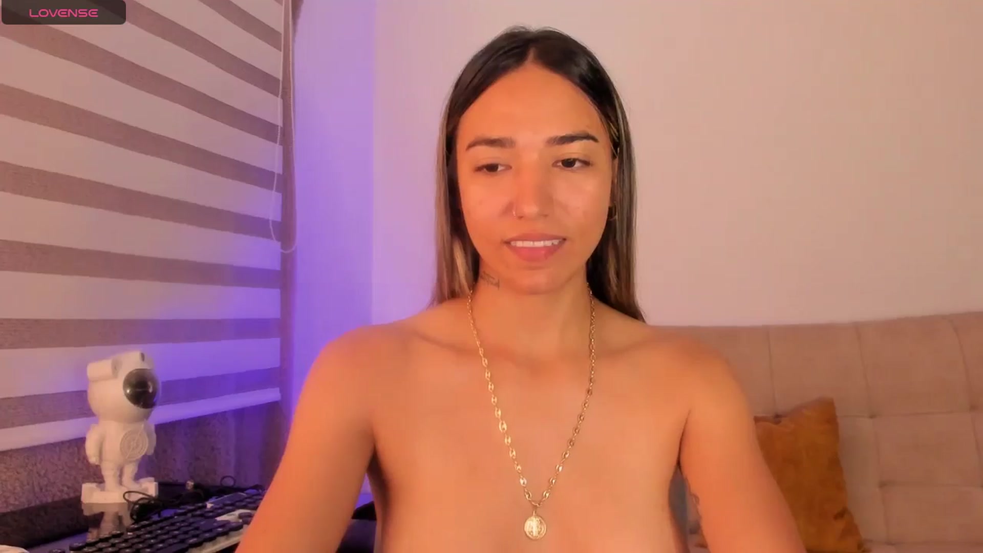Gallery image thumbnail from Missbaby8's myfreecams stream on, 11/27/2024, 14:37 image 2 of 20