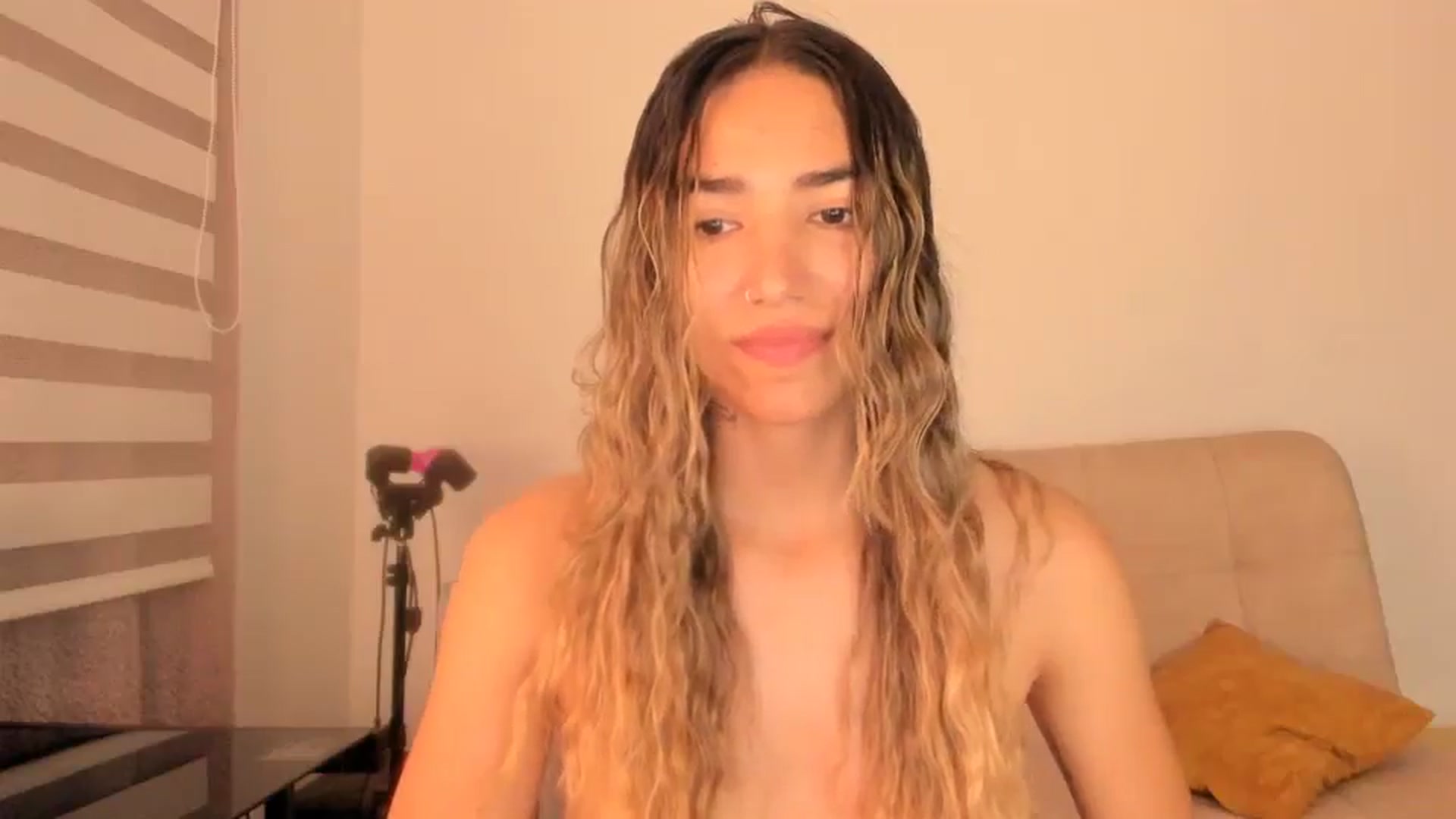 Gallery image thumbnail from Missbaby8's myfreecams stream on, 12/12/2024, 11:43 image 4 of 20