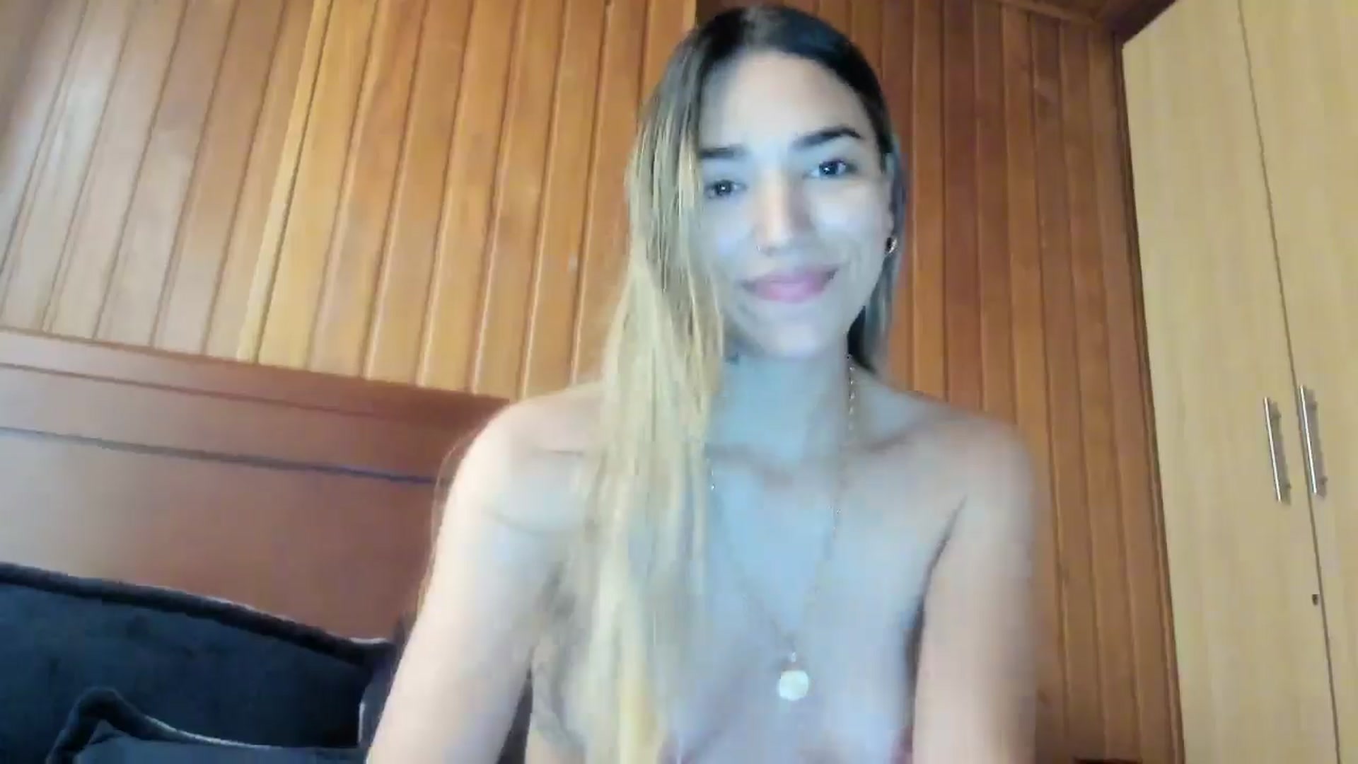 Gallery image thumbnail from Missbaby8's myfreecams stream on, 12/17/2024, 11:44 image 7 of 20