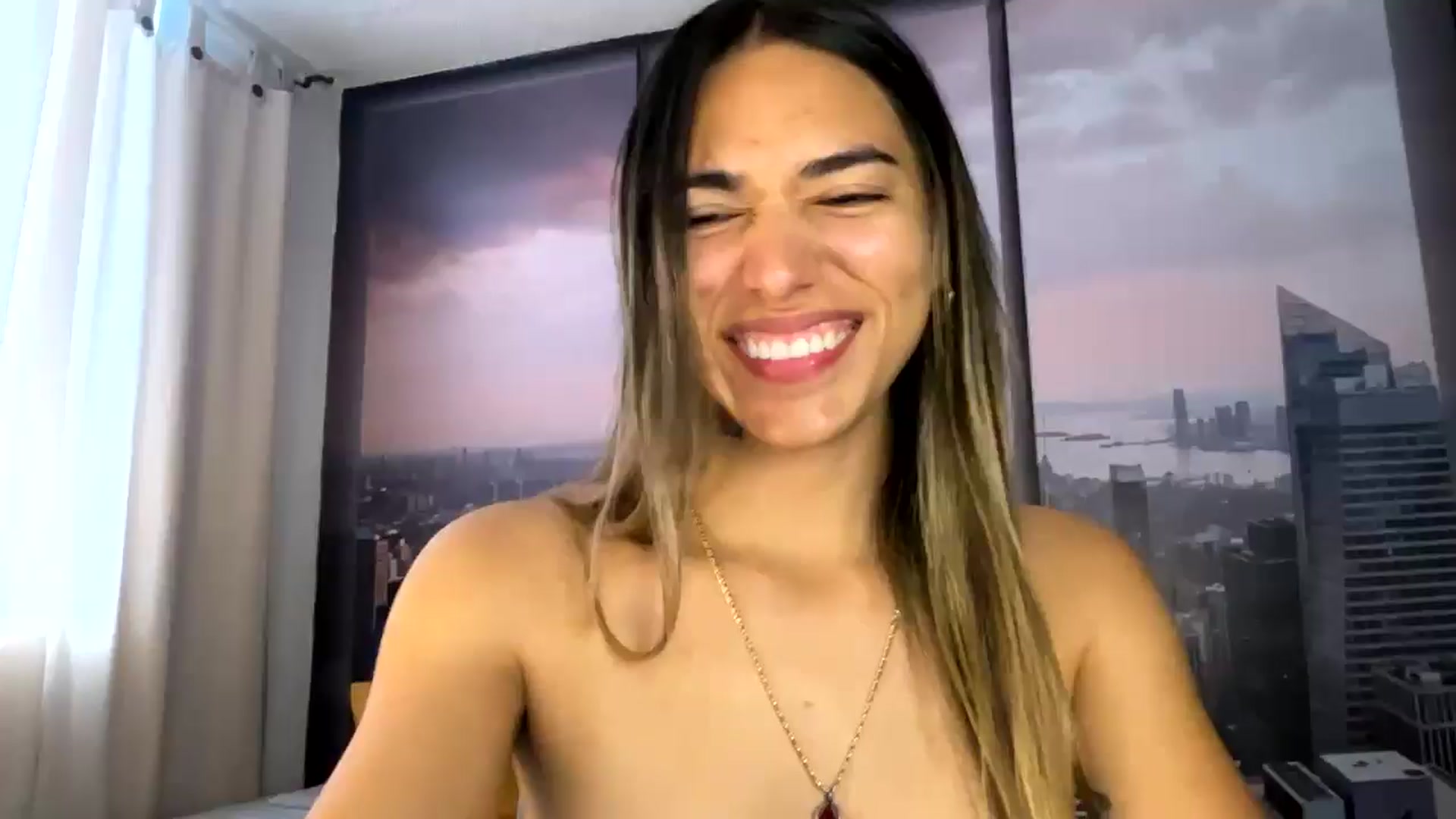 Gallery image thumbnail from Missbaby8's myfreecams stream on, 03/10/2025, 13:45 image 15 of 20