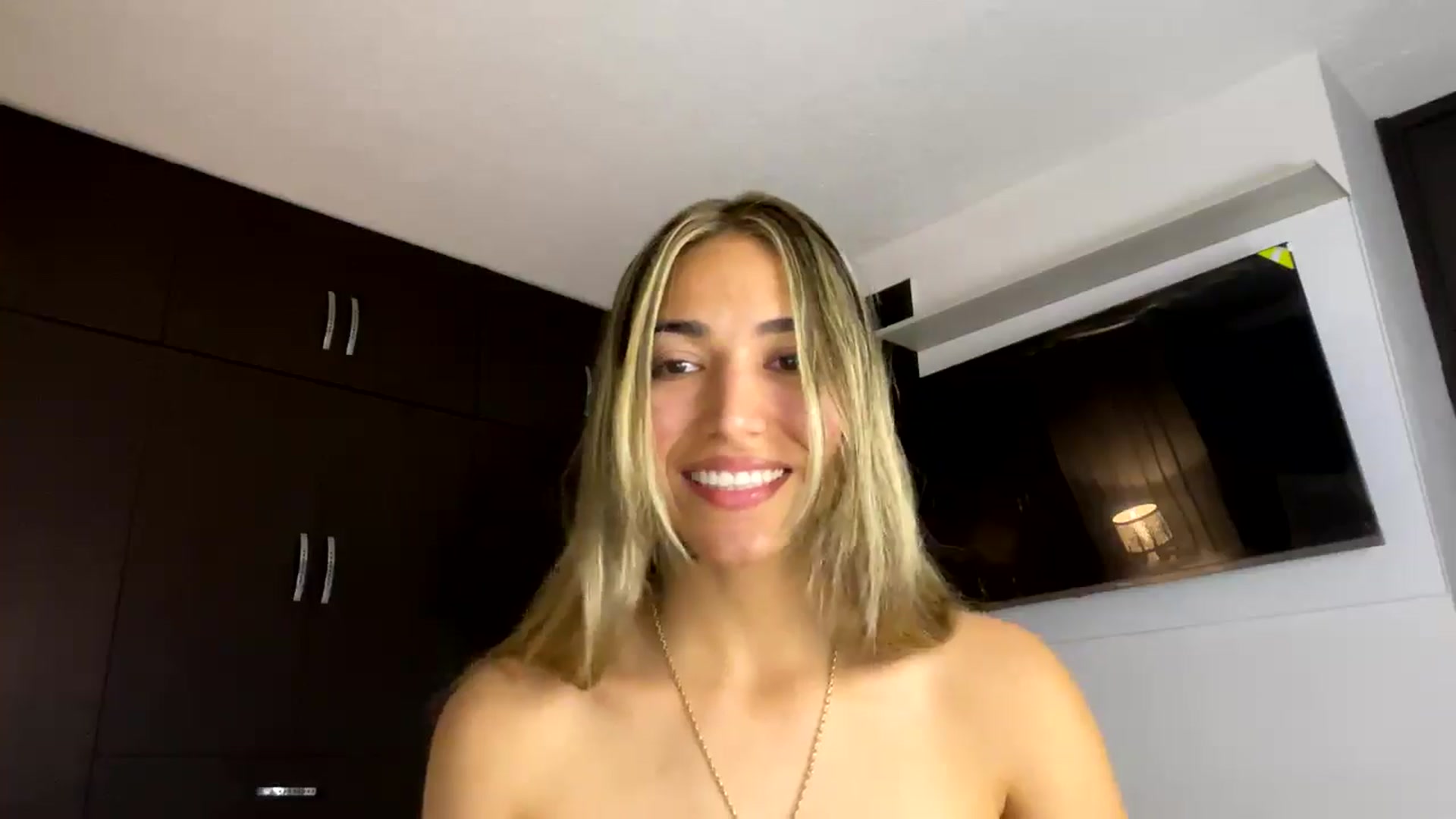 Gallery image thumbnail from Missbaby8's myfreecams stream on, 03/25/2025, 12:21 image 4 of 20