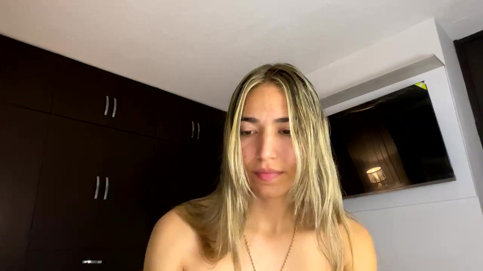 Gallery image thumbnail from Missbaby8's myfreecams stream on, 03/25/2025, 12:21 image 6 of 20