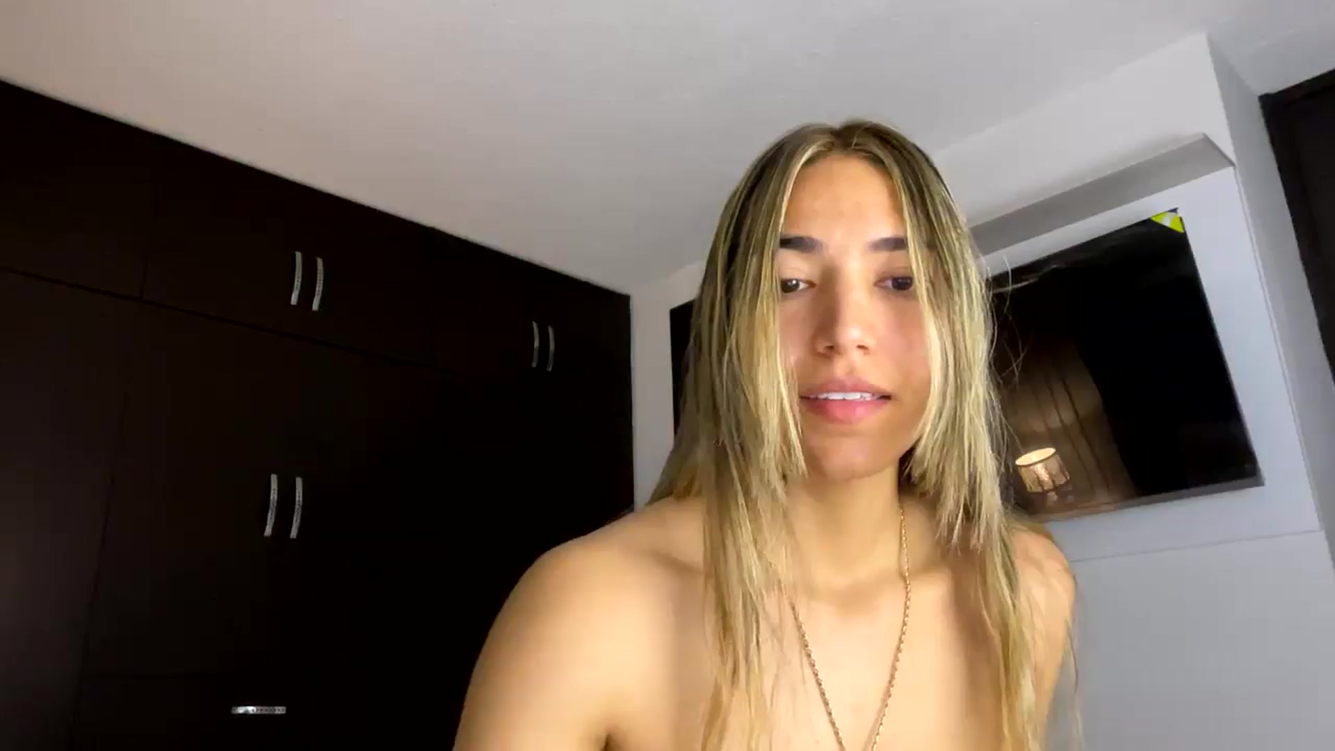 Gallery image thumbnail from Missbaby8's myfreecams stream on, 03/25/2025, 12:21 image 8 of 20