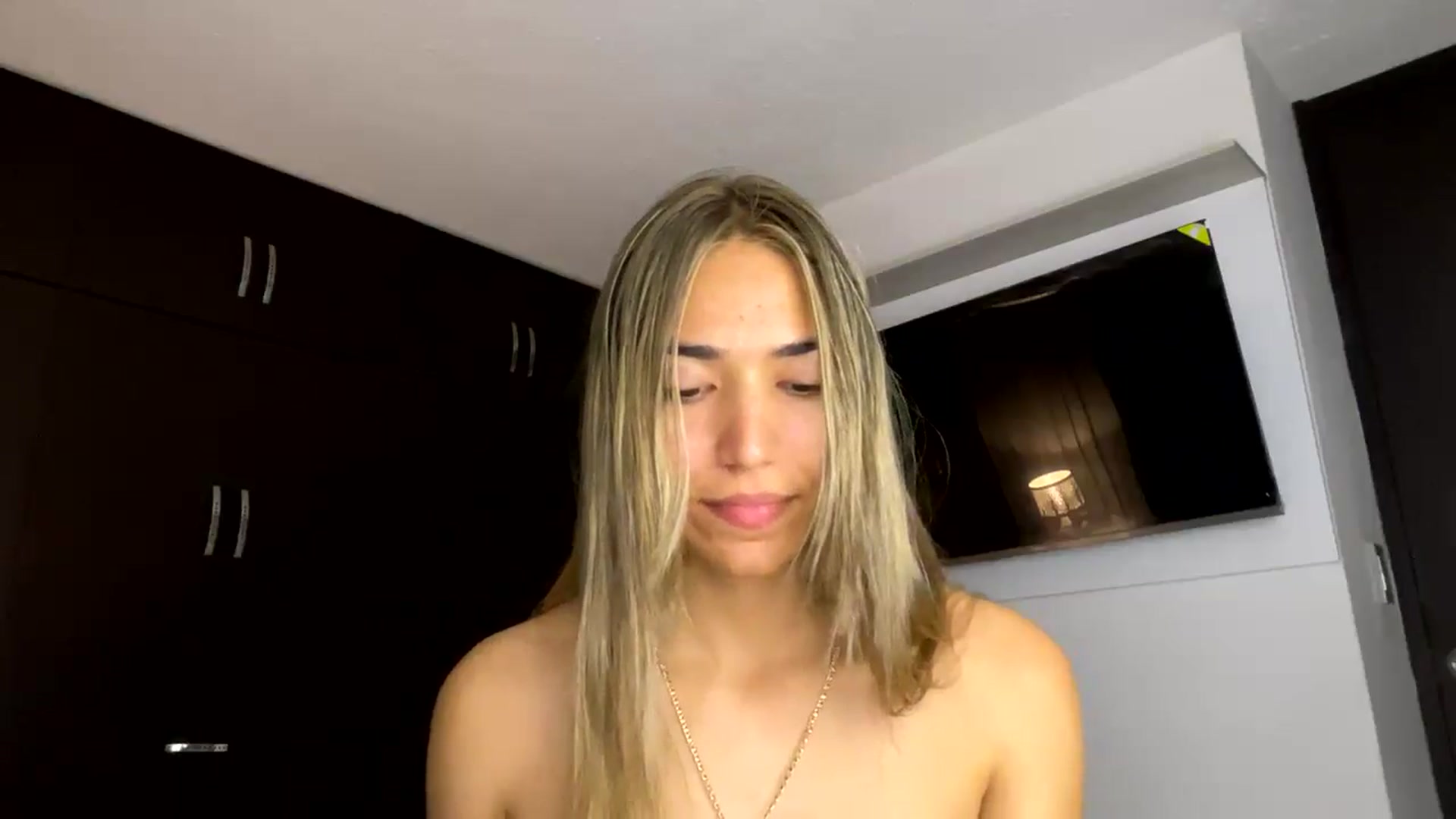 Gallery image thumbnail from Missbaby8's myfreecams stream on, 03/25/2025, 12:48 image 15 of 20