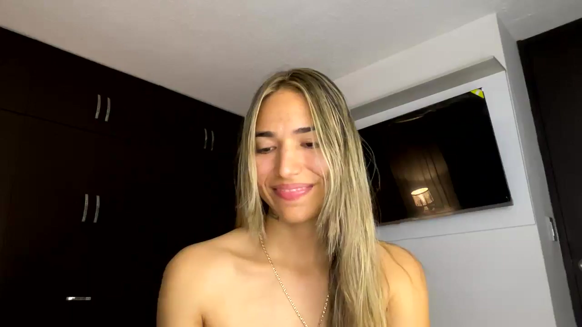 Gallery image thumbnail from Missbaby8's myfreecams stream on, 03/25/2025, 12:48 image 8 of 20