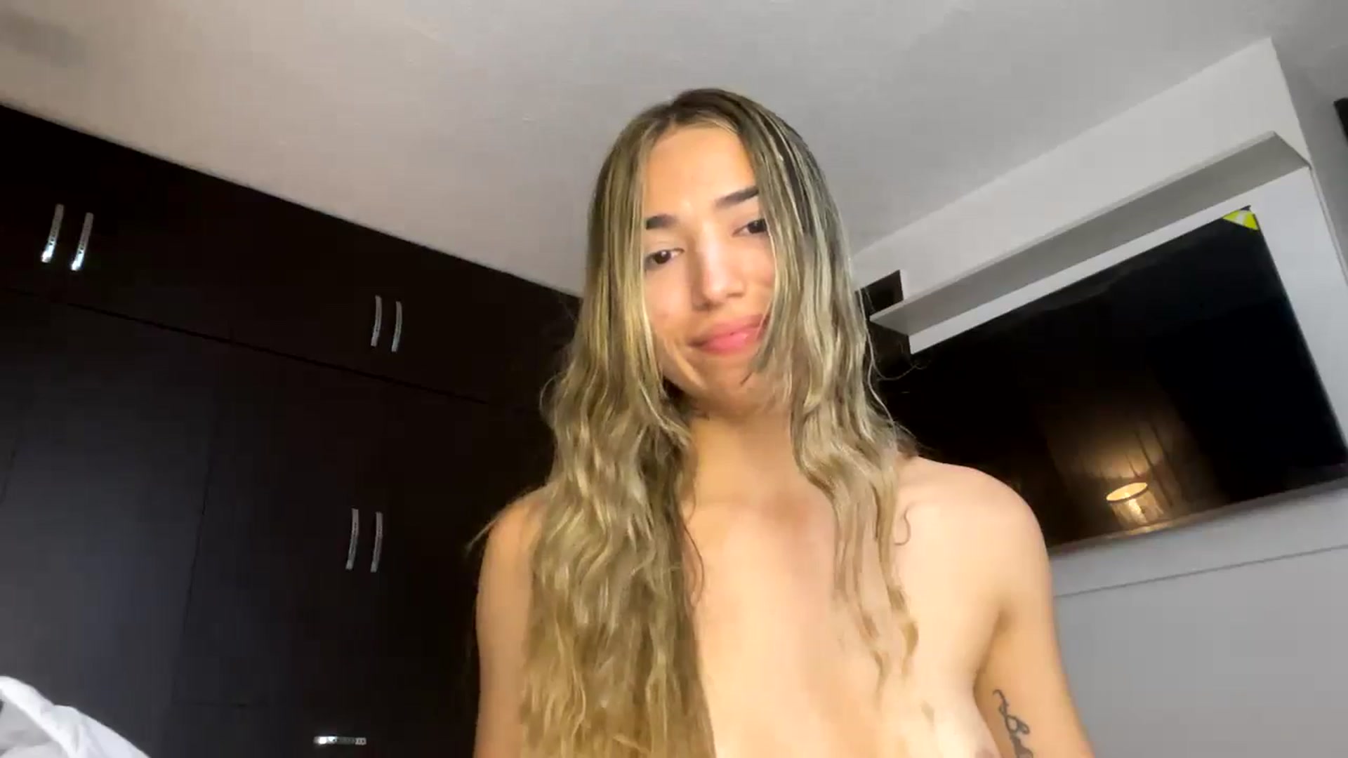 Gallery image thumbnail from Missbaby8's myfreecams stream on, 04/07/2025, 12:26 image 13 of 20
