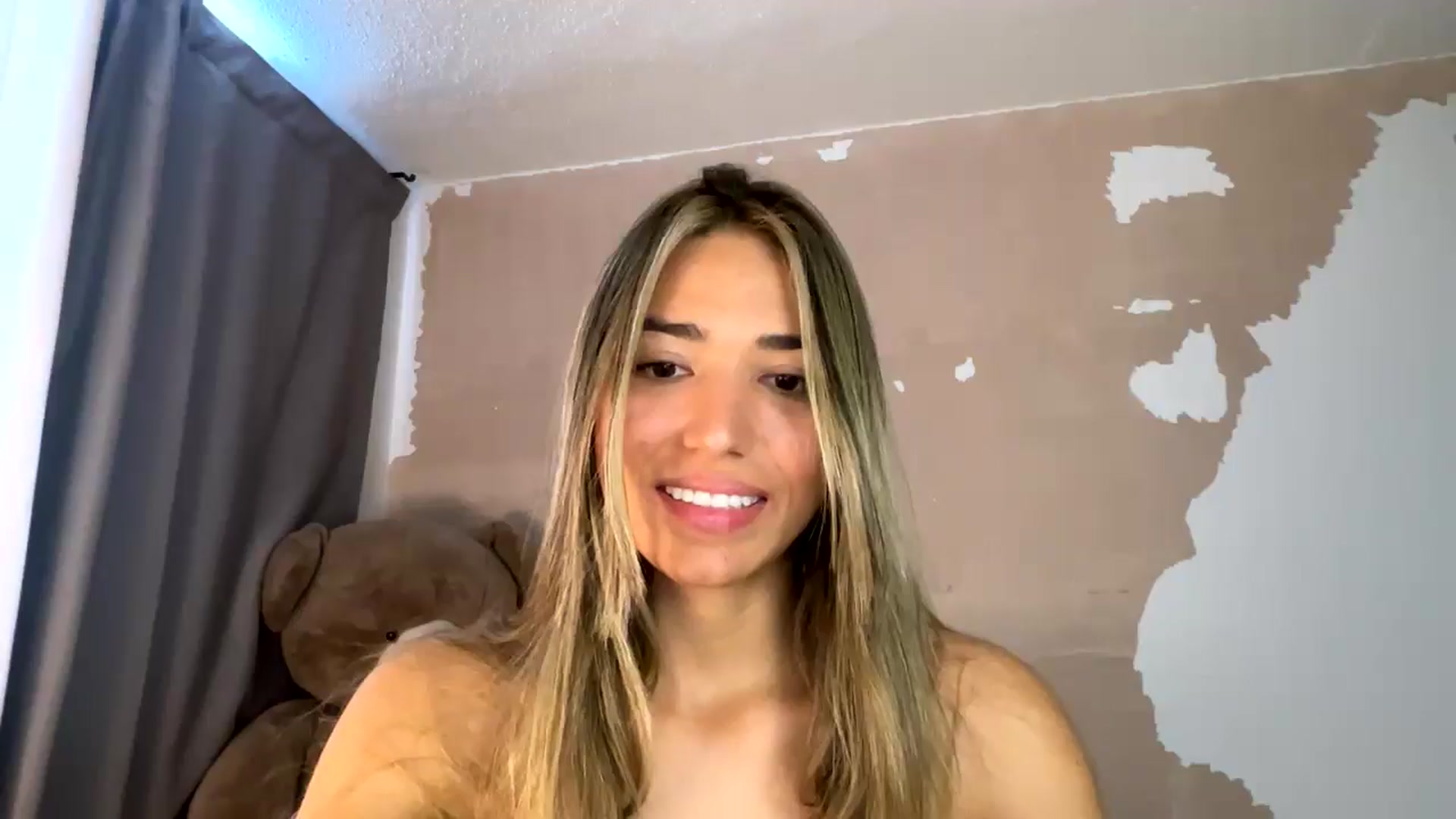 Gallery image thumbnail from Missbaby8's myfreecams stream on, 04/11/2025, 13:41 image 5 of 20