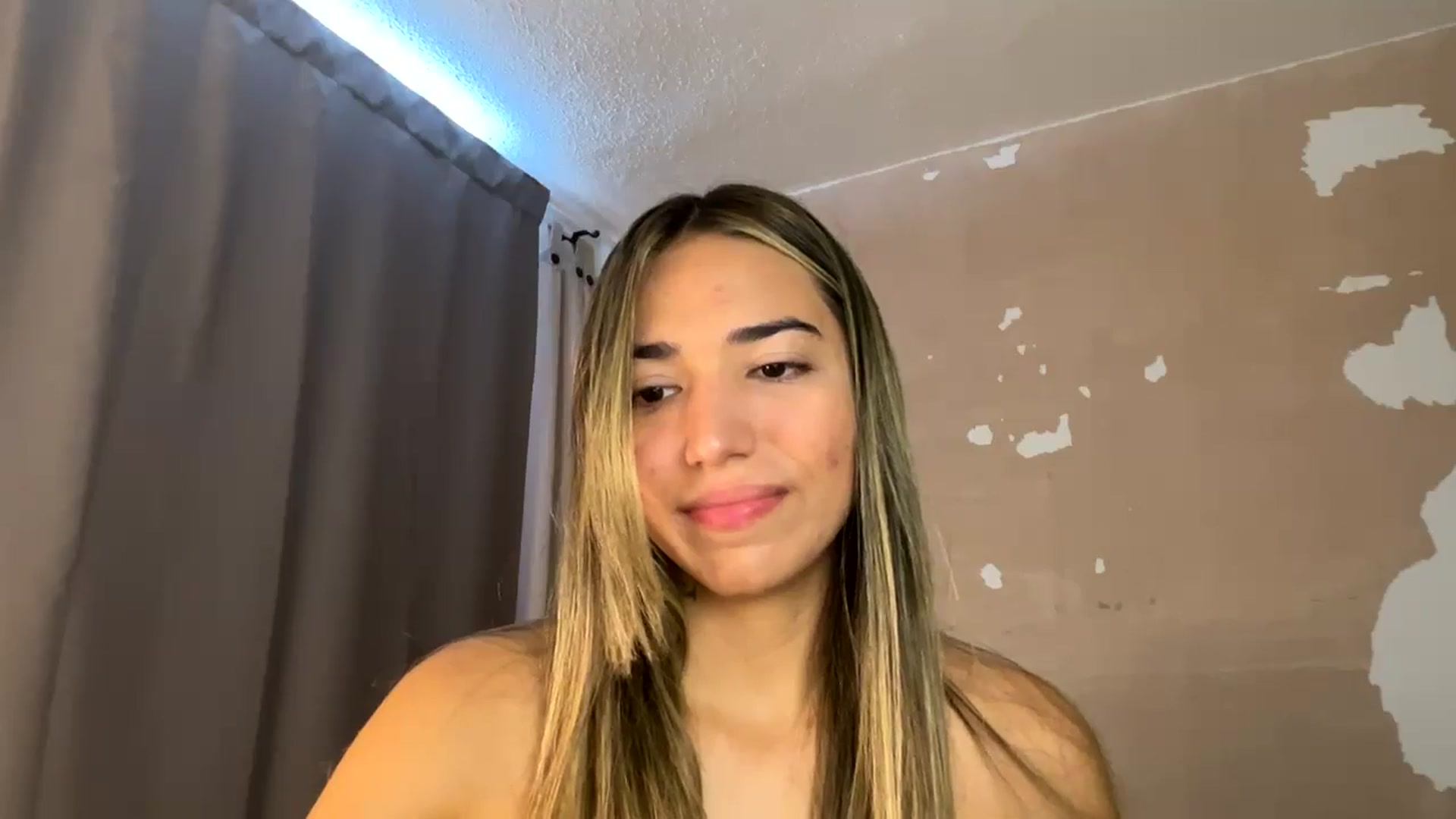 Gallery image thumbnail from Missbaby8's myfreecams stream on, 04/14/2025, 13:14 image 17 of 20