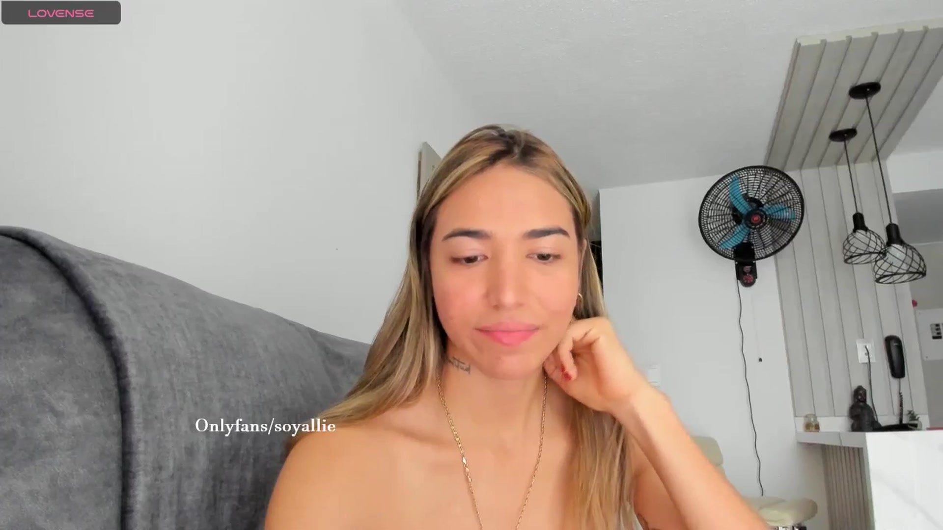 Gallery image thumbnail from Missbaby8's myfreecams stream on, 04/24/2025, 12:27 image 14 of 20