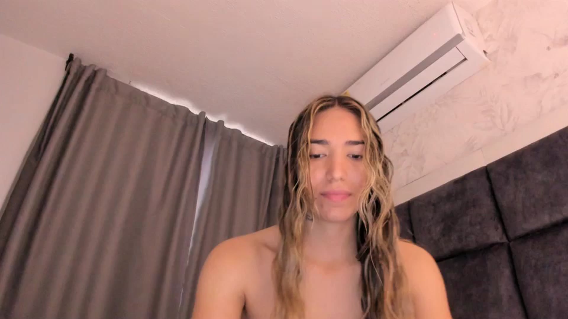 Gallery image thumbnail from Missbaby8's myfreecams stream on, 04/25/2025, 12:40 image 1 of 20
