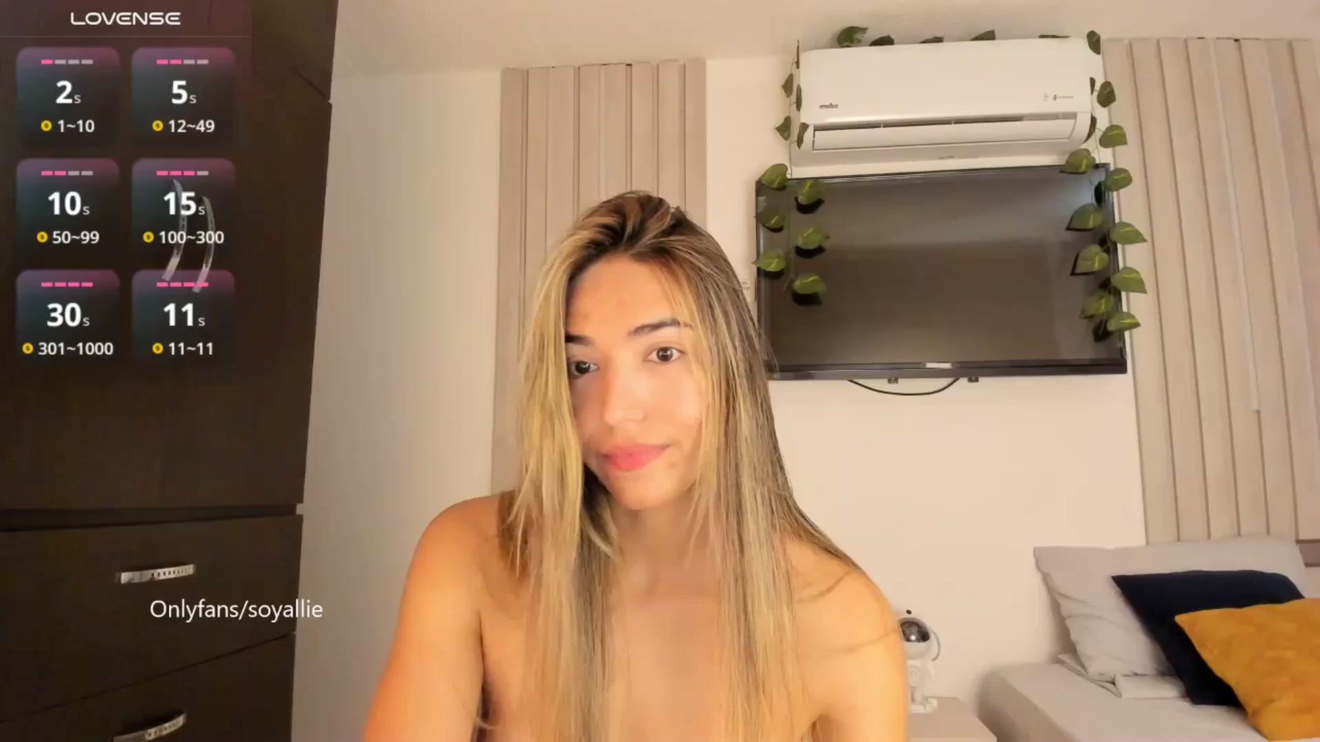 Gallery image thumbnail from Missbaby8's myfreecams stream on, 05/02/2025, 13:55 image 16 of 20