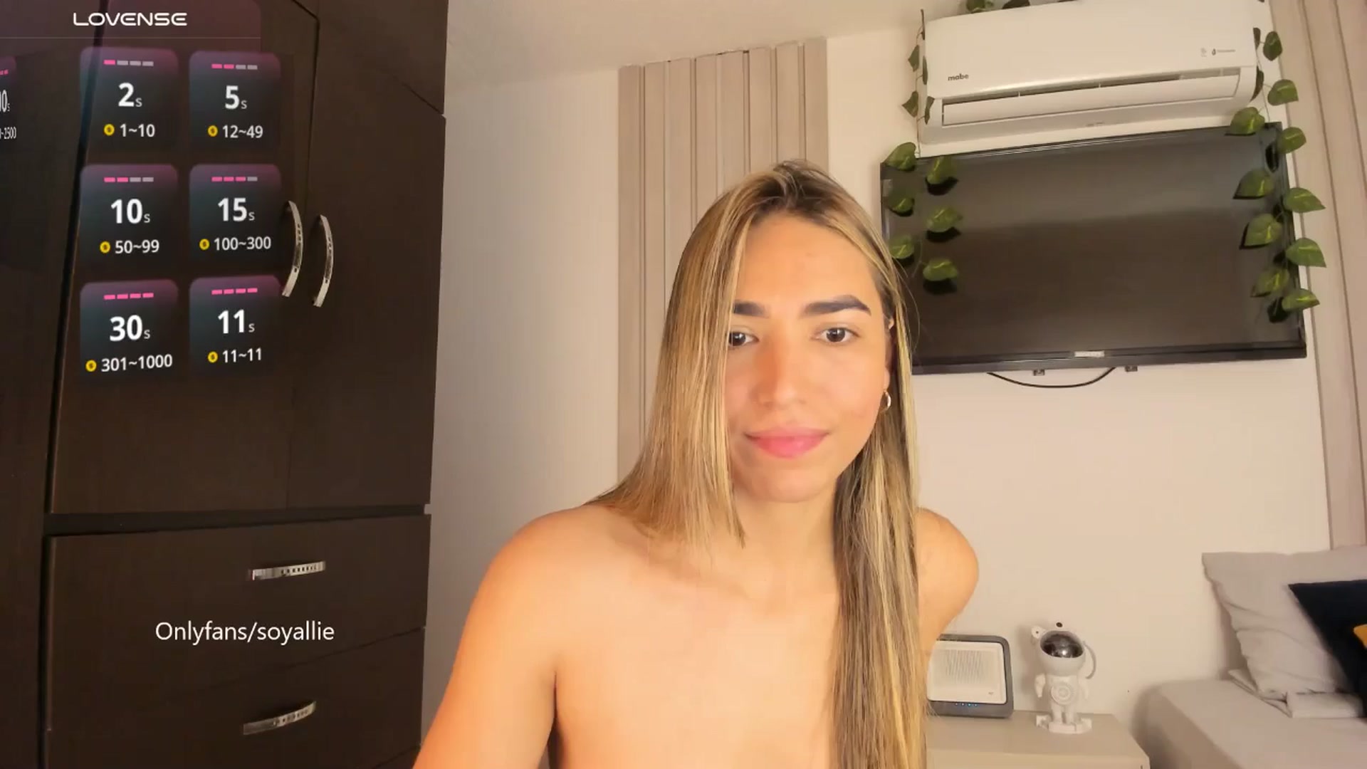 Gallery image thumbnail from Missbaby8's myfreecams stream on, 05/09/2025, 13:31 image 7 of 20