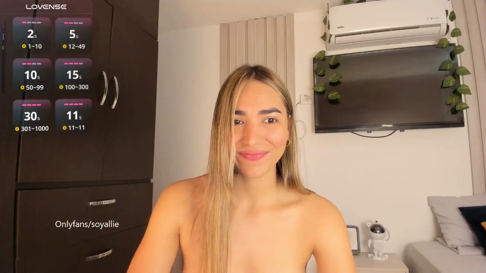 Gallery image thumbnail from Missbaby8's myfreecams stream on, 05/09/2025, 13:31 image 12 of 20