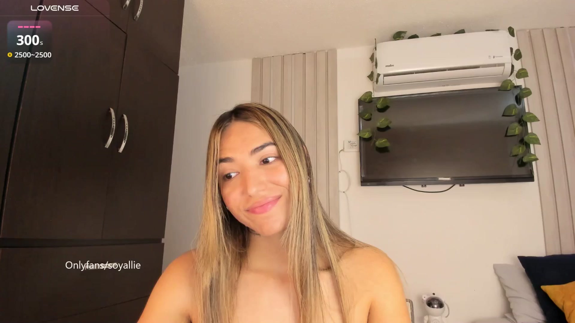 Gallery image thumbnail from Missbaby8's myfreecams stream on, 05/13/2025, 13:59 image 19 of 20