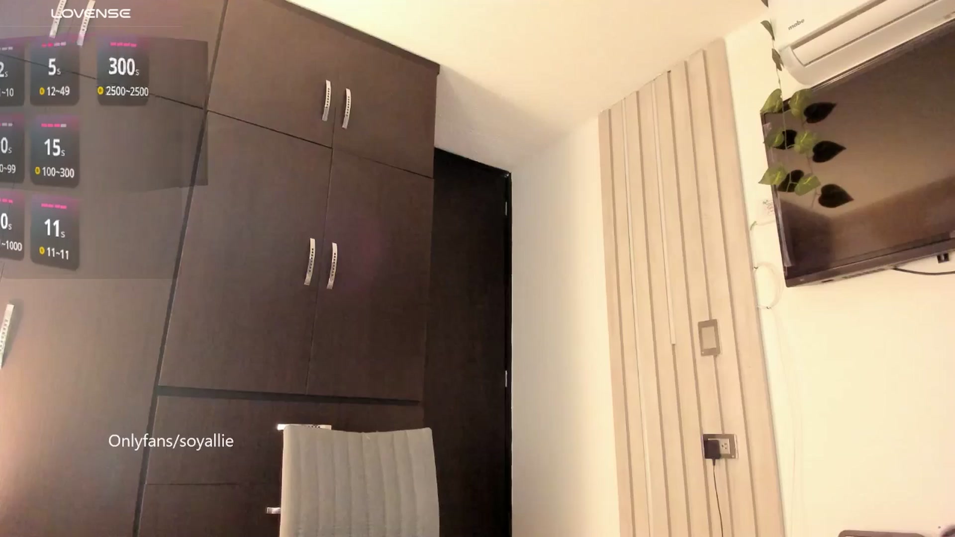 Gallery image thumbnail from Missbaby8's myfreecams stream on, 05/19/2025, 13:23 image 12 of 20