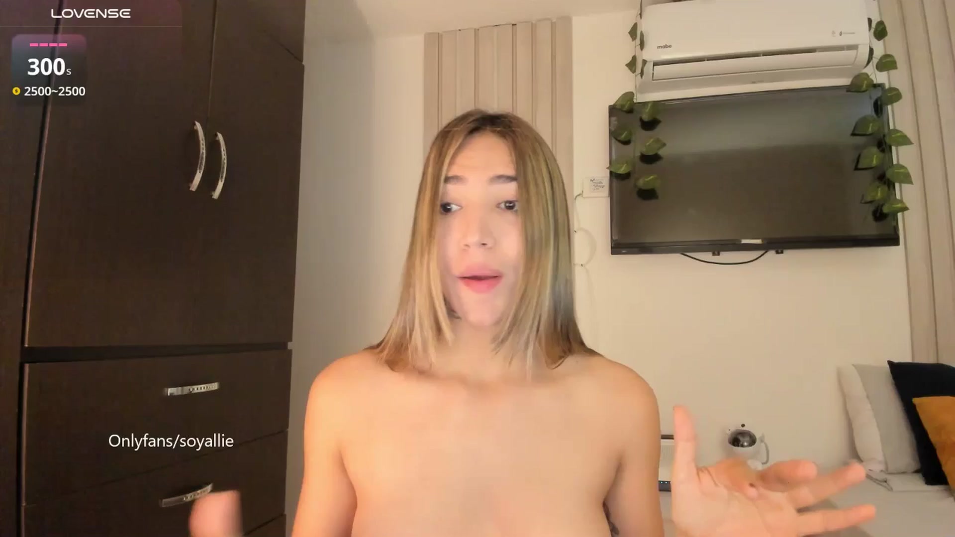 Gallery image thumbnail from Missbaby8's myfreecams stream on, 05/29/2025, 13:40 image 1 of 20