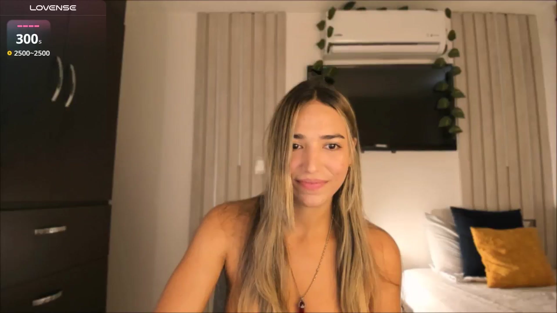 Gallery image thumbnail from Missbaby8's myfreecams stream on, 06/11/2025, 13:57 image 2 of 20