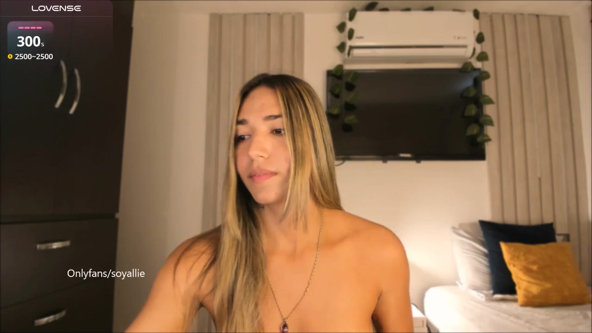 Gallery image thumbnail from Missbaby8's myfreecams stream on, 06/11/2025, 13:57 image 3 of 20