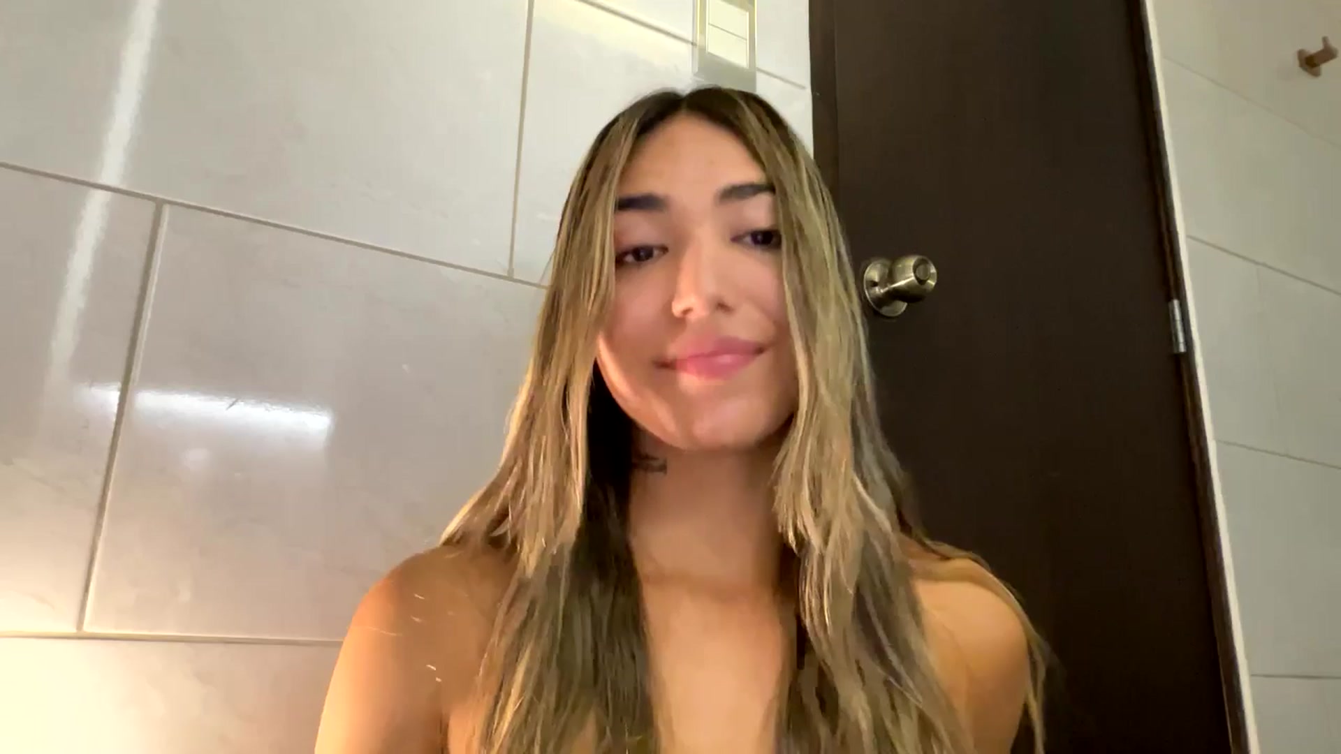 Gallery image thumbnail from Missbaby8's myfreecams stream on, 06/17/2025, 11:44 image 7 of 20
