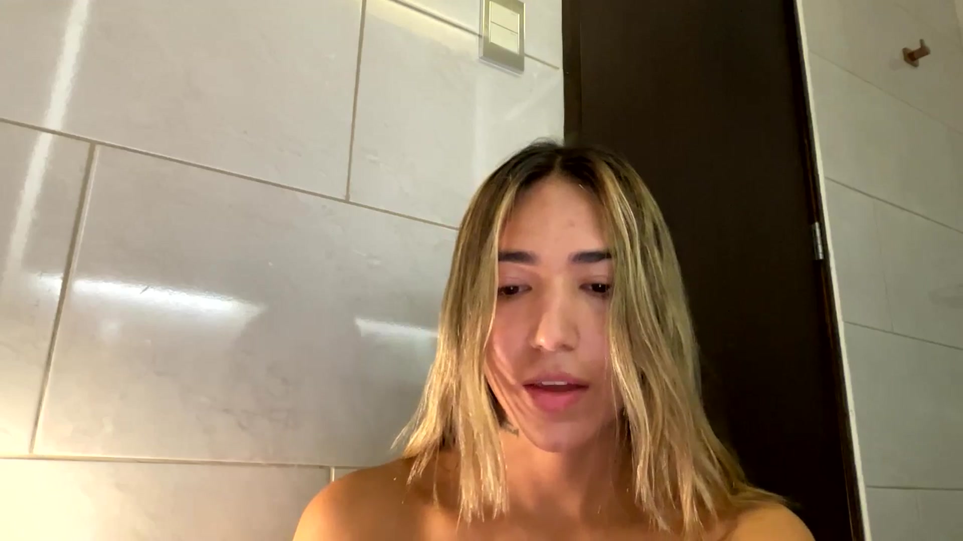 Gallery image thumbnail from Missbaby8's myfreecams stream on, 06/17/2025, 11:44 image 8 of 20