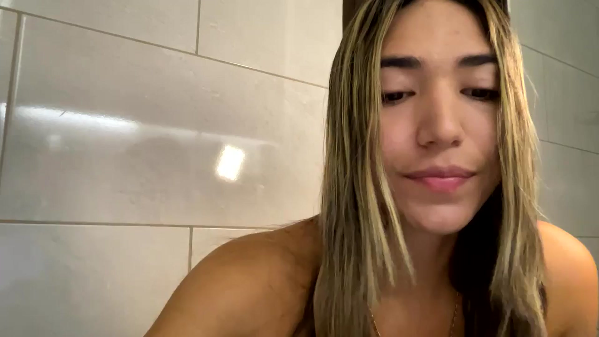 Gallery image thumbnail from Missbaby8's myfreecams stream on, 06/17/2025, 11:44 image 1 of 20