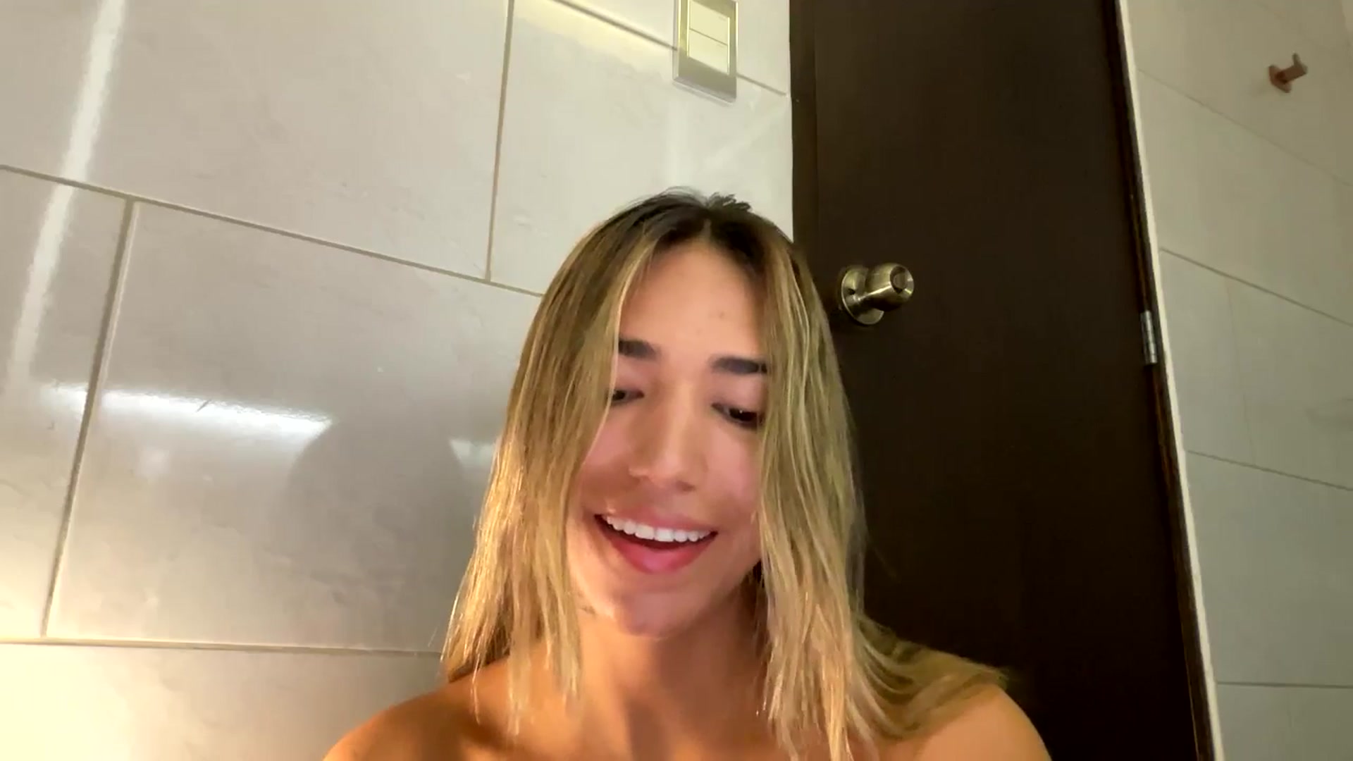 Gallery image thumbnail from Missbaby8's myfreecams stream on, 06/17/2025, 11:44 image 9 of 20