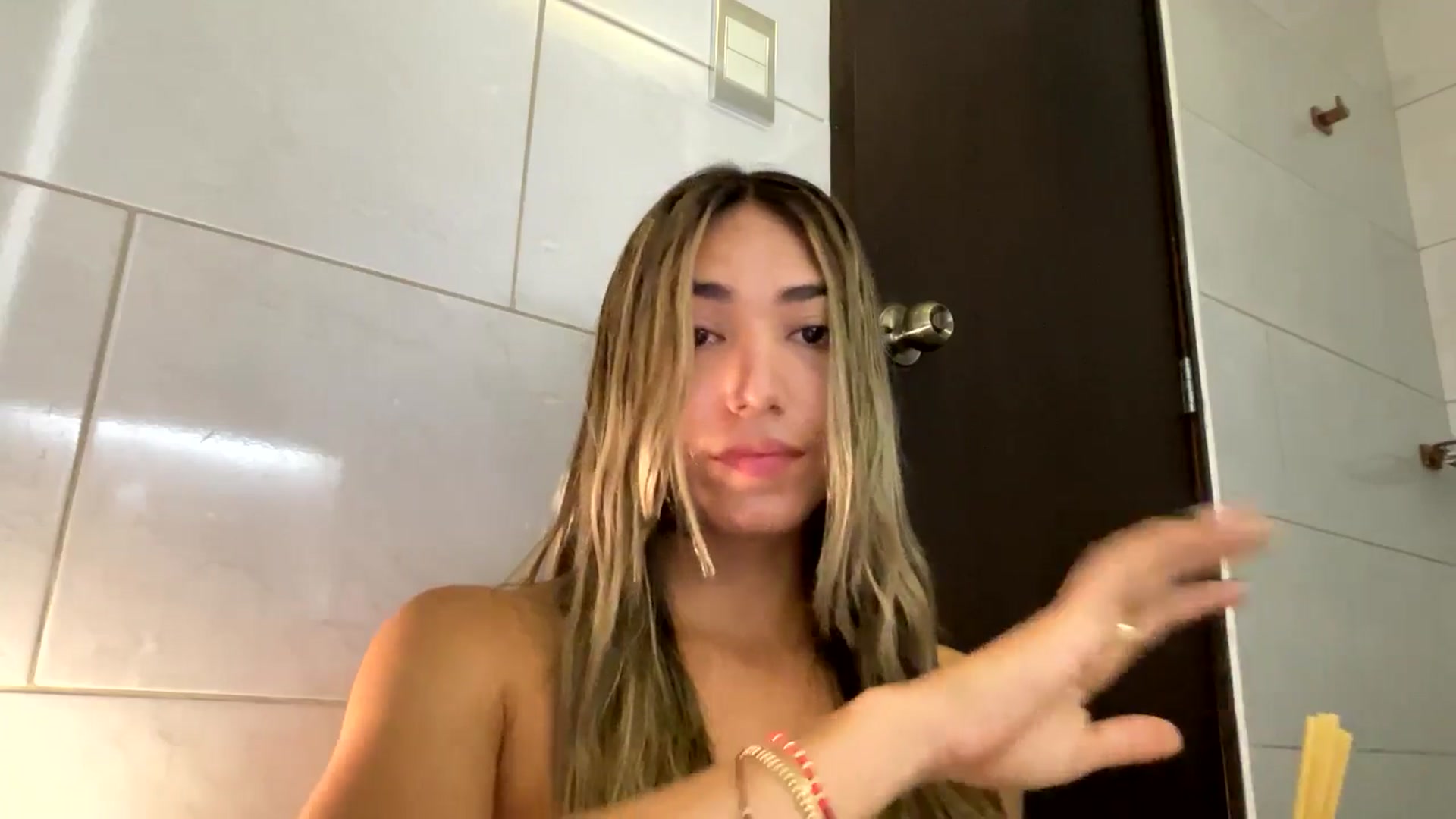 Gallery image thumbnail from Missbaby8's myfreecams stream on, 06/17/2025, 11:44 image 6 of 20