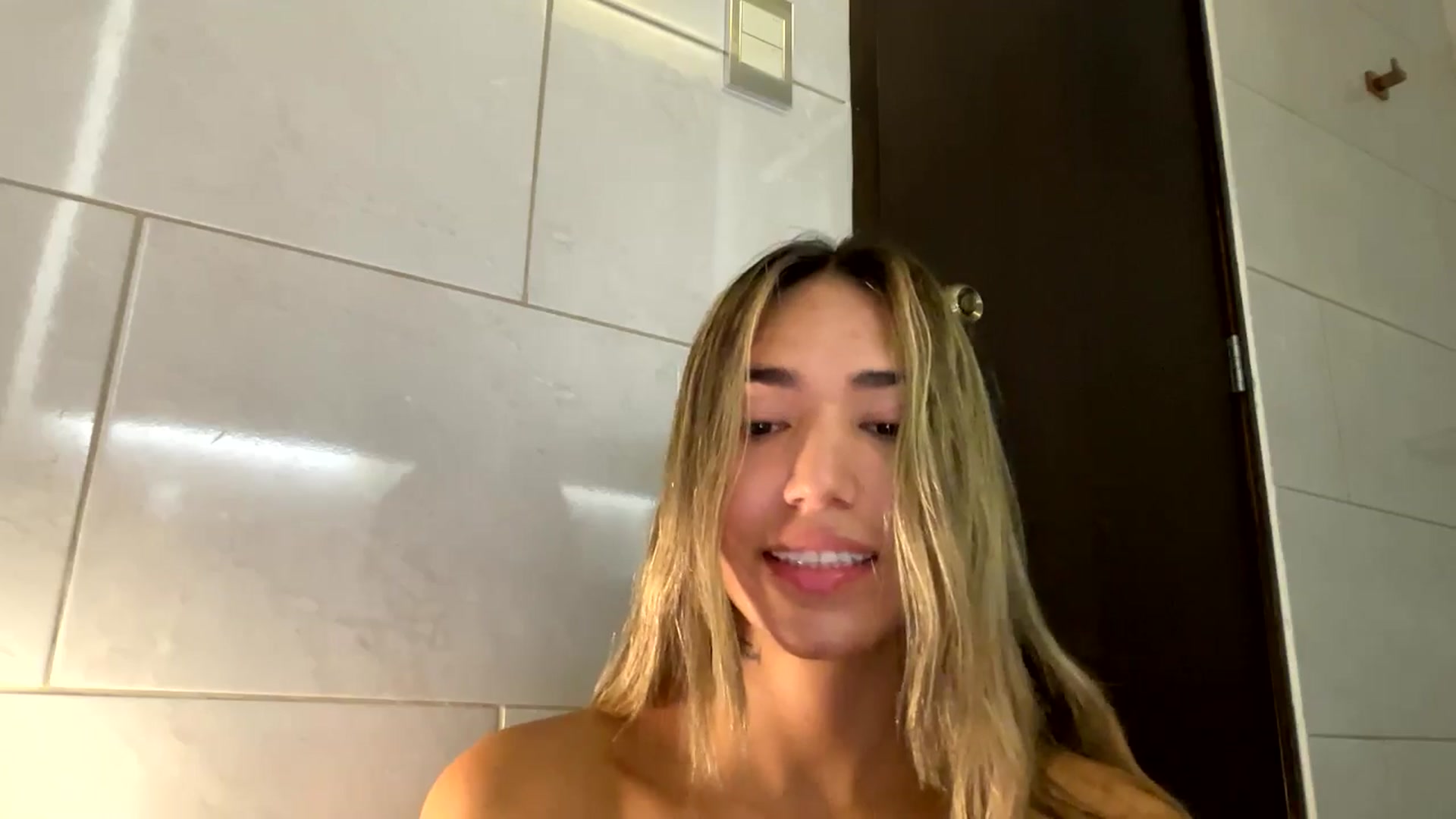Gallery image thumbnail from Missbaby8's myfreecams stream on, 06/17/2025, 11:44 image 13 of 20