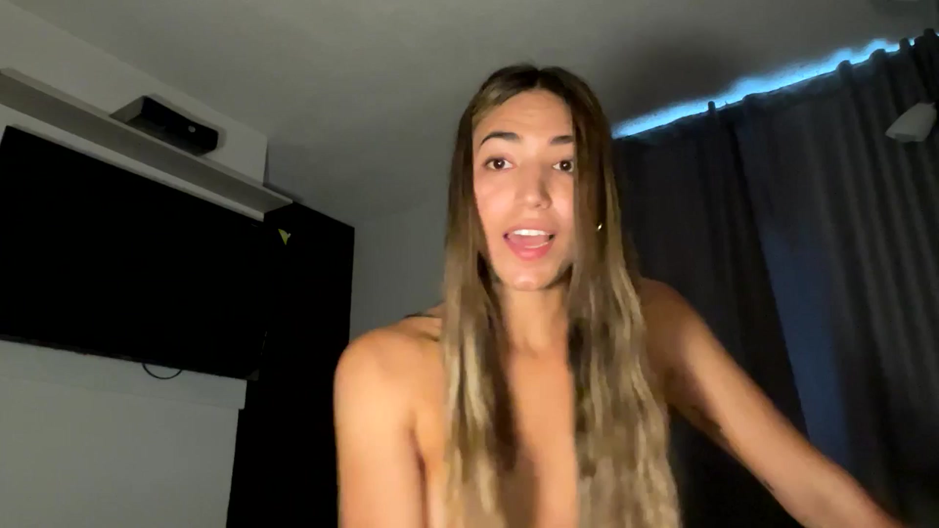 Gallery image thumbnail from Missbaby8's myfreecams stream on, 06/17/2025, 12:54 image 1 of 20