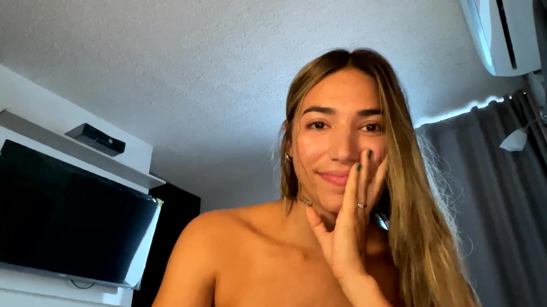 Gallery image thumbnail from Missbaby8's myfreecams stream on, 06/17/2025, 12:54 image 15 of 20