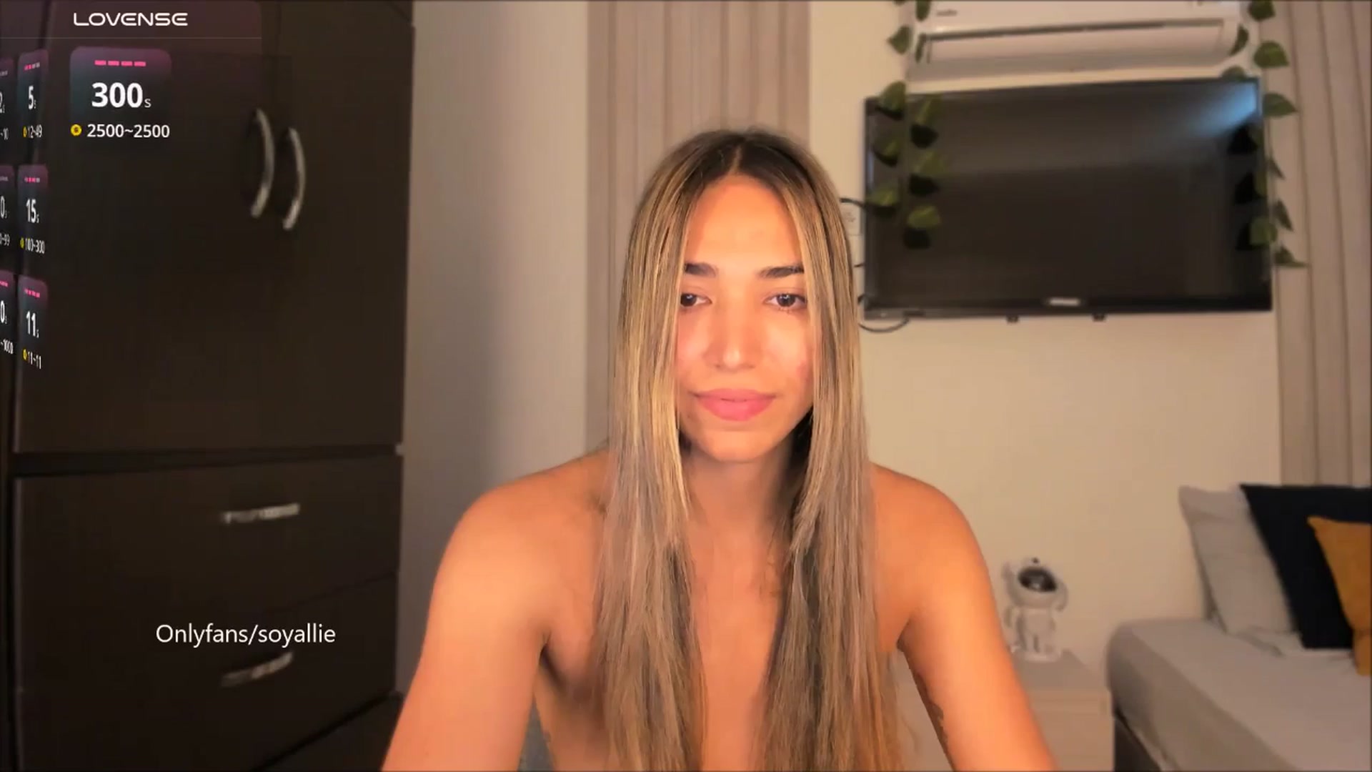 Gallery image thumbnail from Missbaby8's myfreecams stream on, 06/19/2025, 12:38 image 20 of 20