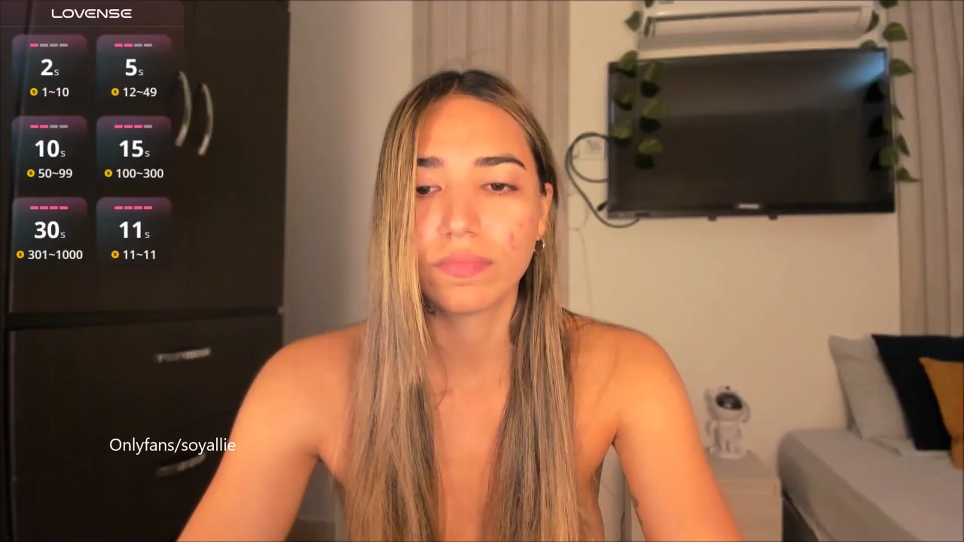 Gallery image thumbnail from Missbaby8's myfreecams stream on, 06/19/2025, 12:38 image 15 of 20