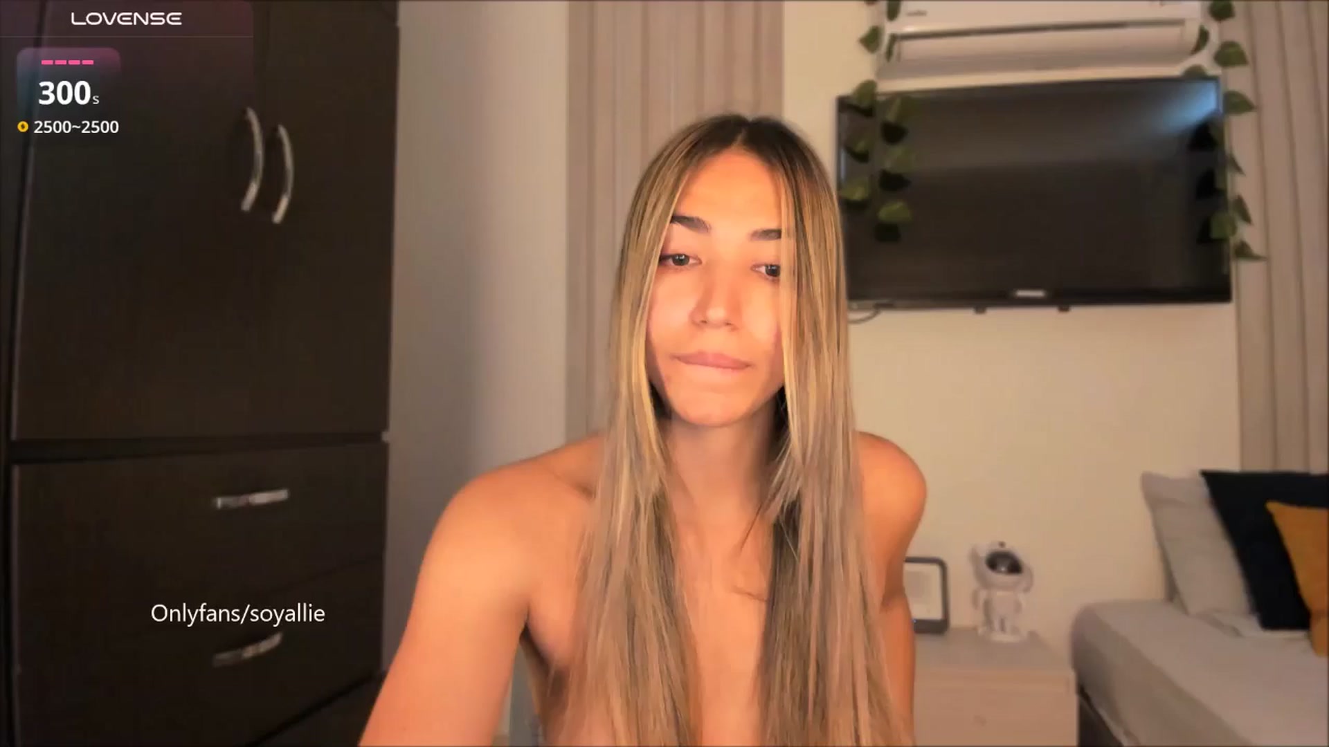 Gallery image thumbnail from Missbaby8's myfreecams stream on, 06/19/2025, 13:53 image 2 of 20